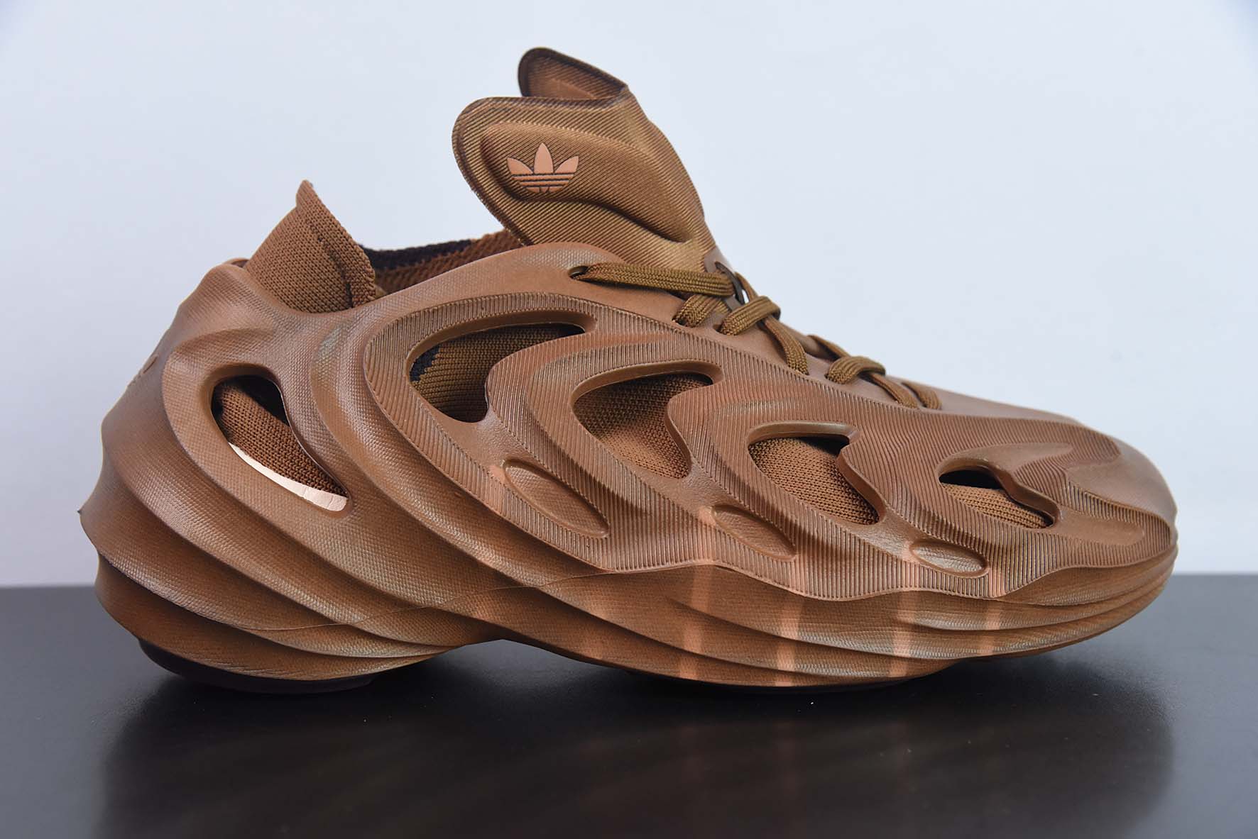 阿迪达斯/Adidas  阿迪跑鞋 泥土 货号：GY0064