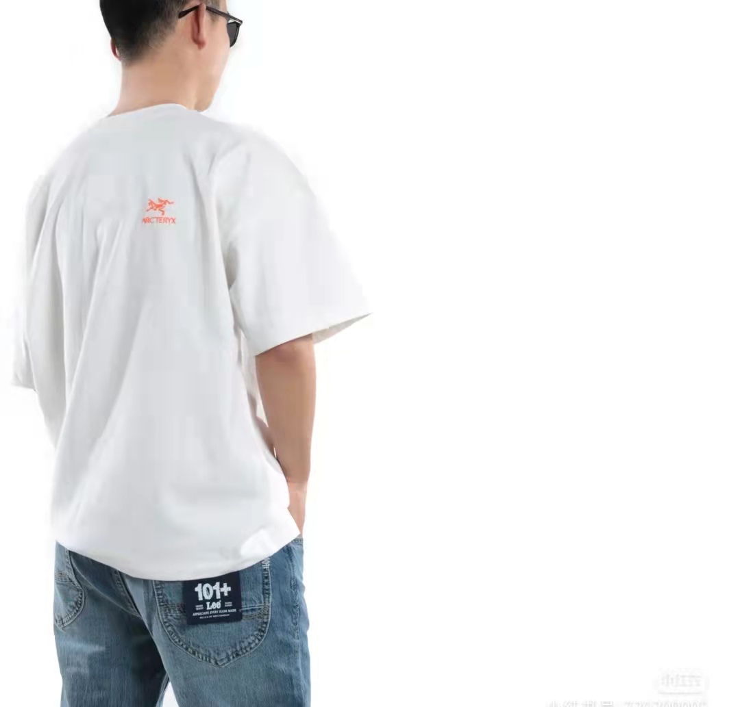 上身素材# Jil Sander X 始祖鸟 联名反光印花短袖T恤