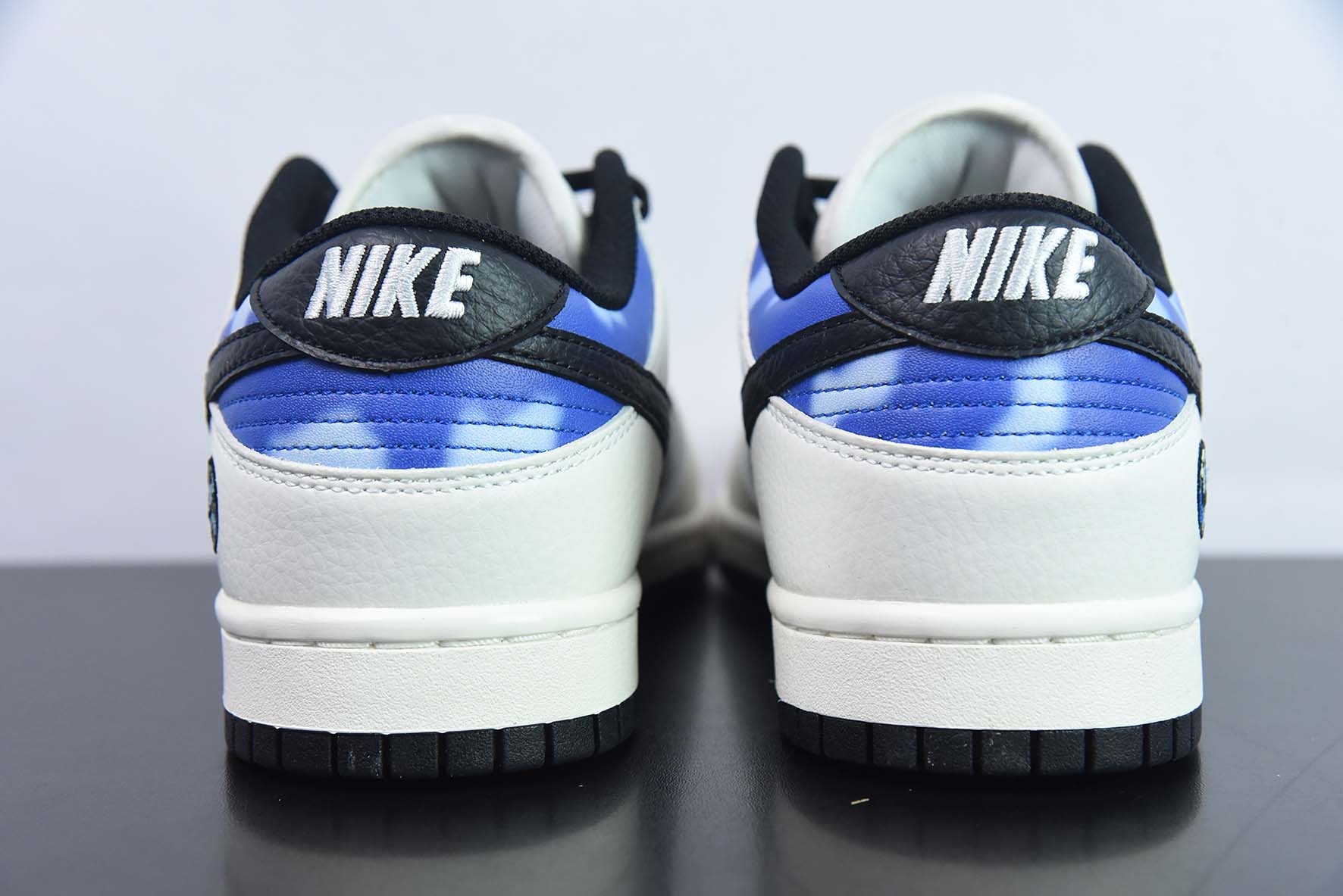 Nike By You SB Dunk Low Retro SP扣篮系列低帮休闲运动滑板板鞋“皮革米白黑天空蓝”货号:BB1609-112