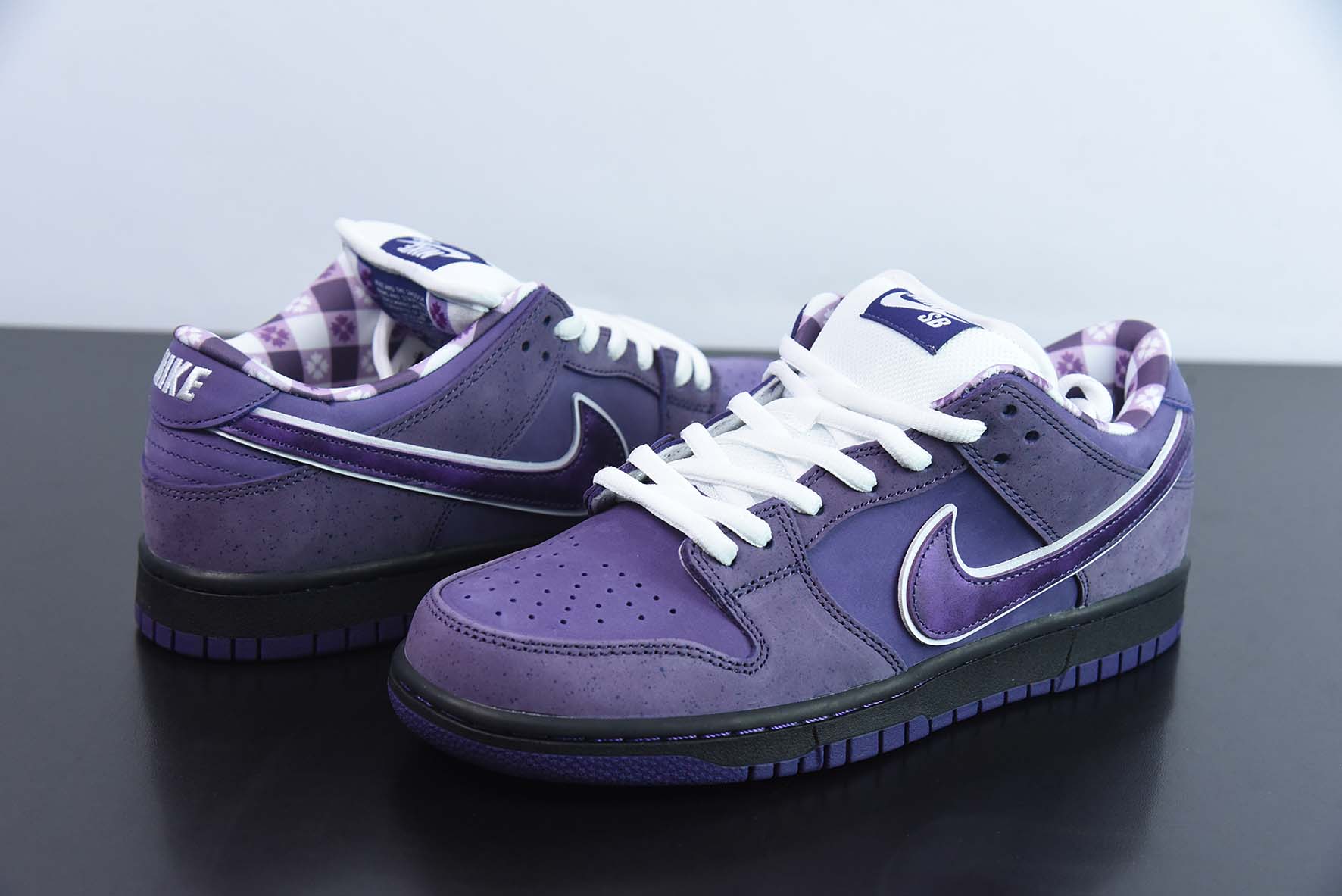 NK SB Dunk Low 扣篮系列 经典低帮滑板板鞋“紫龙虾”货号：BV1310-555