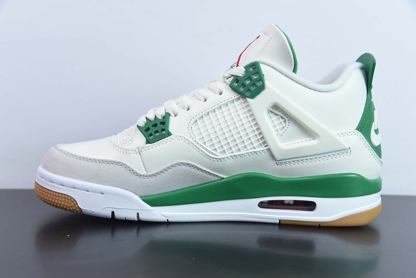 Nike SB x Air Jordan 4 Retro SP"Pine Green"迈克尔·乔丹AJ4“联名白绿松石绿”低帮运动鞋货号:DR5415-103