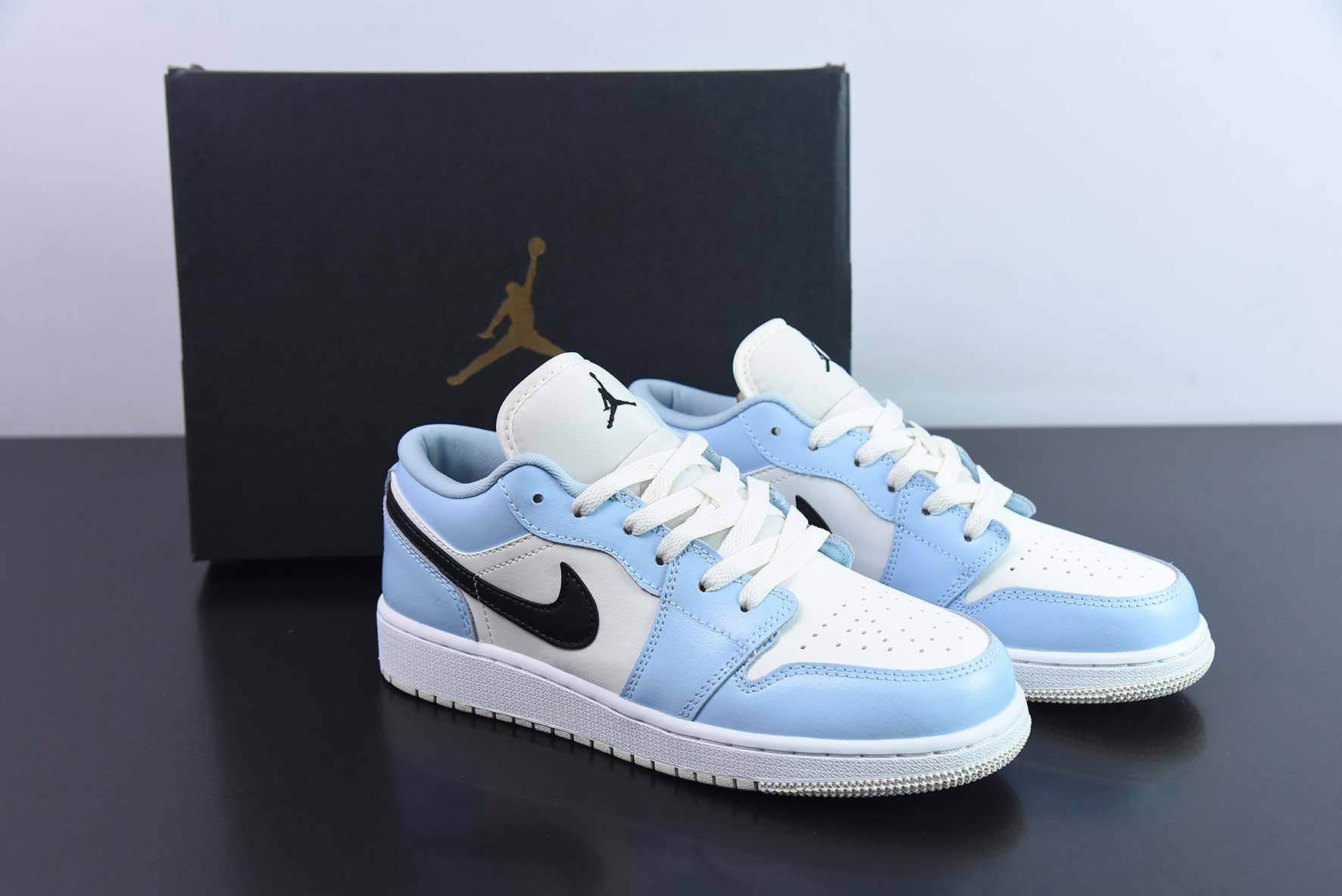Air Jordan 1 Low GS Ice Blue低帮  AJ1白黑蓝 货号554723-401
