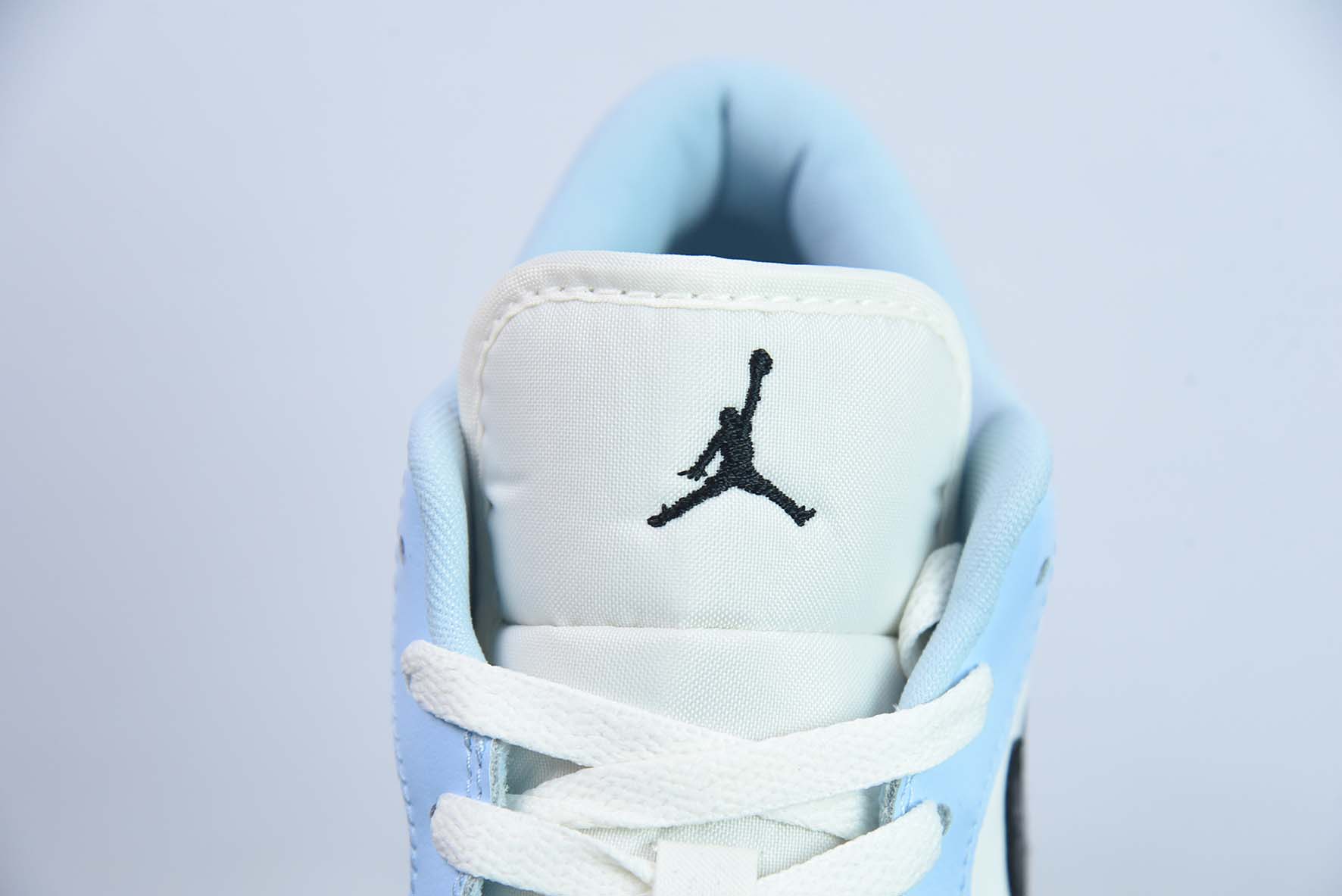 Air Jordan 1 Low GS Ice Blue低帮  AJ1白黑蓝 货号554723-401