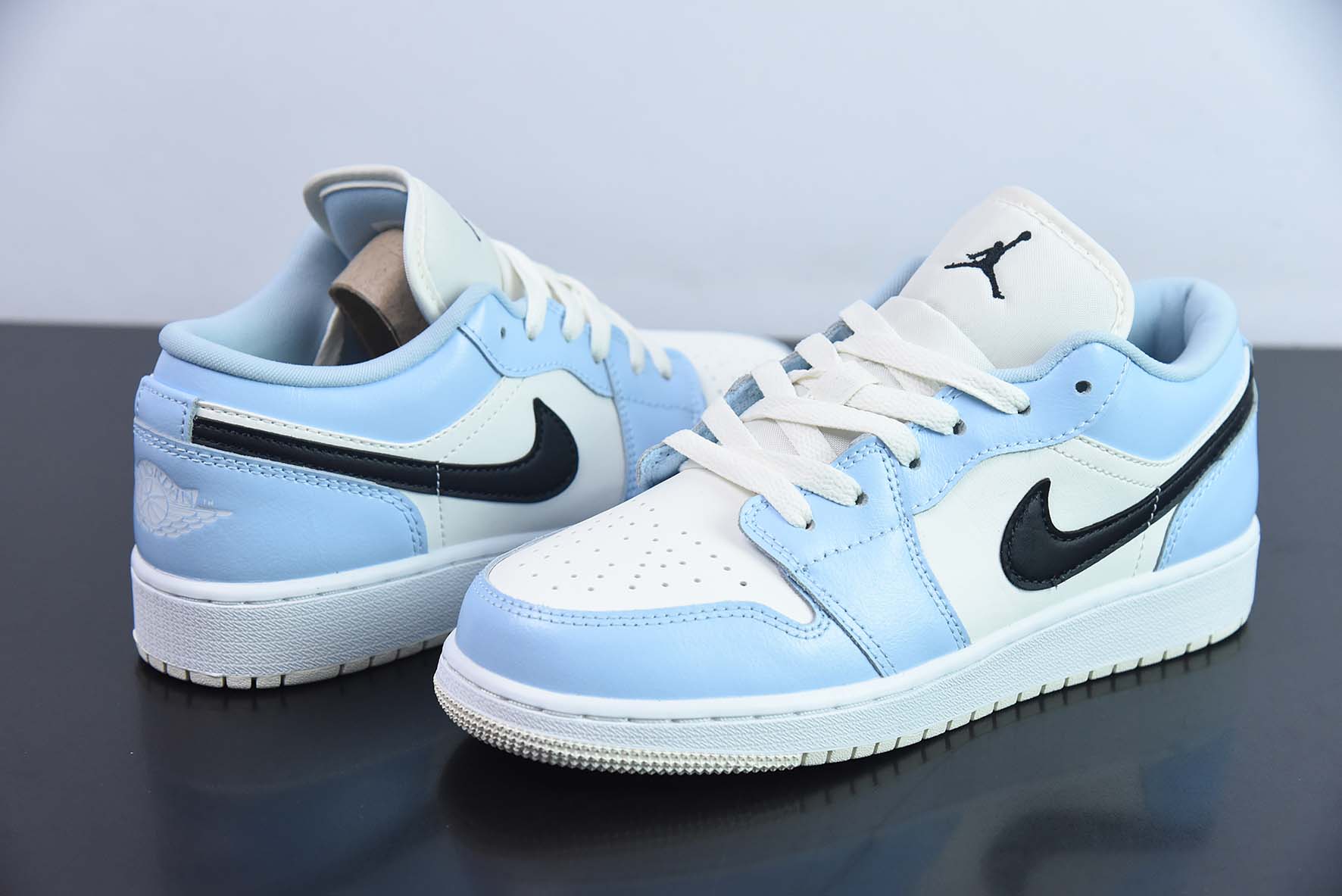 Air Jordan 1 Low GS Ice Blue低帮  AJ1白黑蓝 货号554723-401