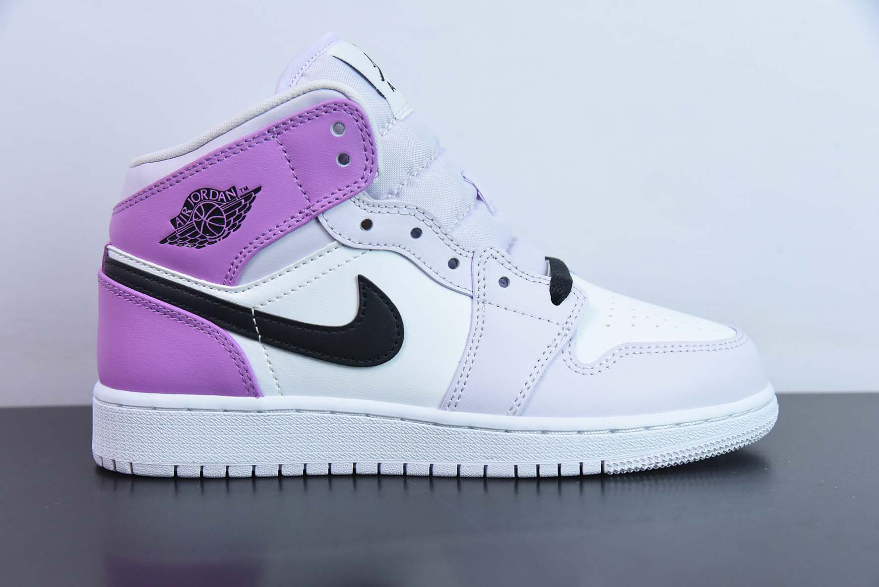 RVB41709744B Air Jordan 1 Mid 薰衣草白紫粉 纯原系列 货号：DQ8423 501Size：35.5 36 36.5 37.5 38 38.5 39 40