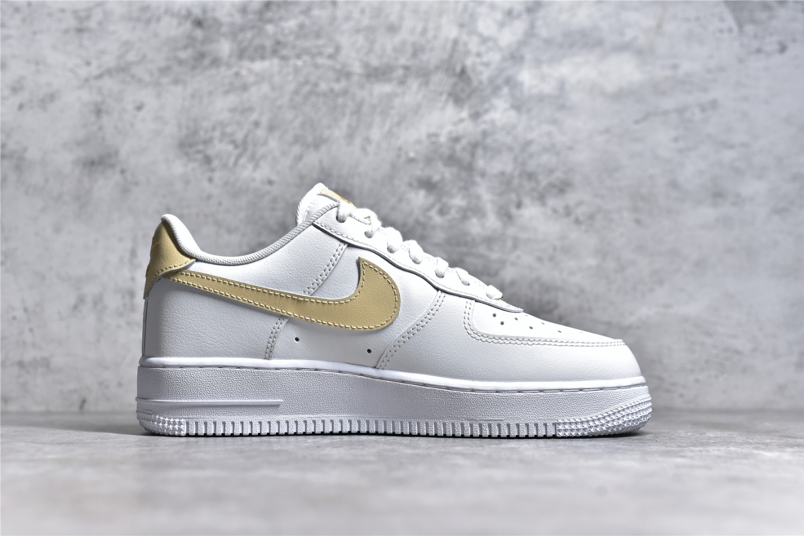 AF1白金low尺码35.5-40纯