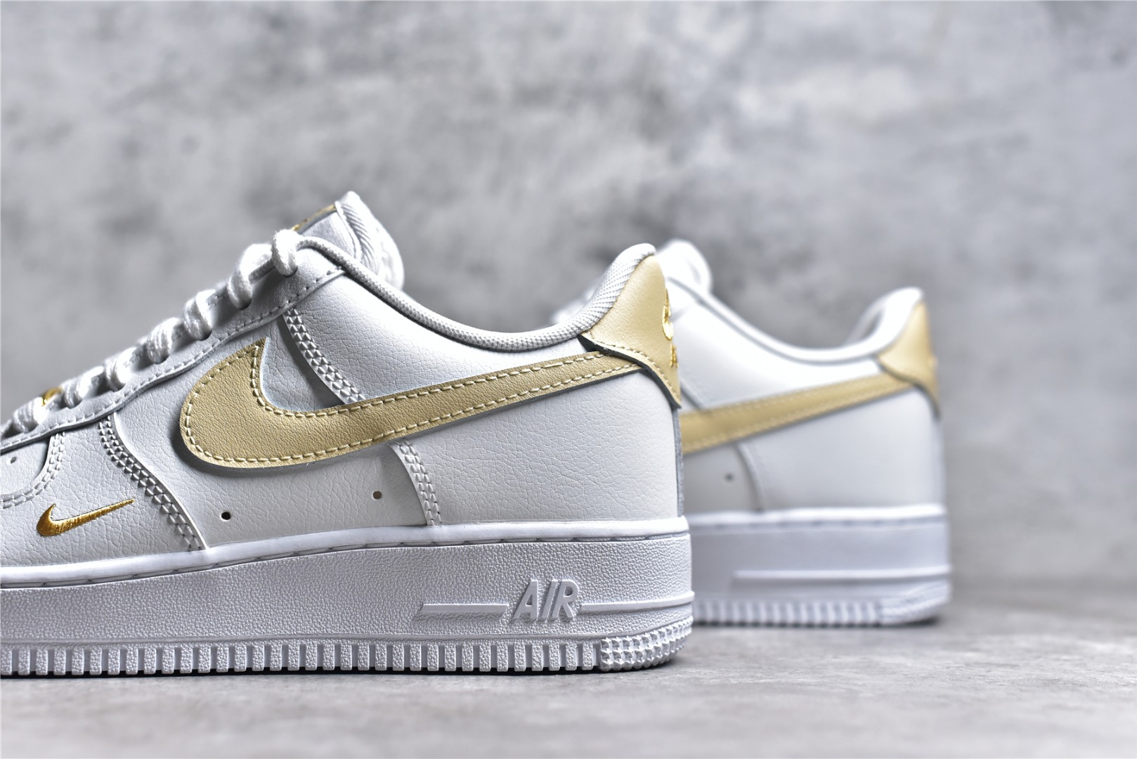 AF1白金low尺码35.5-40纯