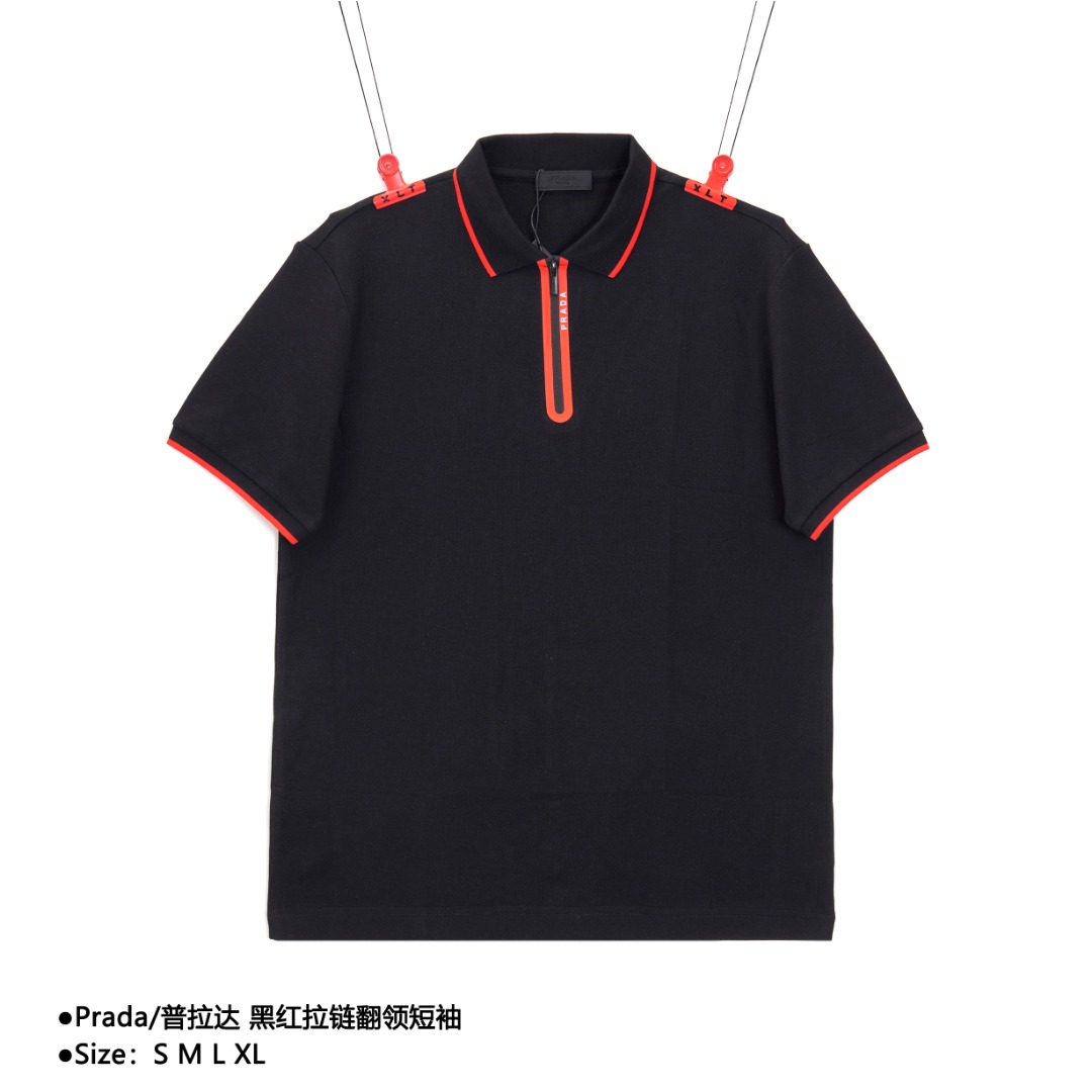 Prada/普拉达 黑红拉链翻领短袖 重磅280G定制32支原版面料,采用定制定染高克重原版面料,螺纹增加到2.7舒适不变形,质感无敌 -1:1原版开模,ZP开发,完美还原原版,大厂制作,非市面小厂出品,精细走线,顶级工艺欢迎对比 -领标,吊牌,洗水标定制全套辅料 -不挑年龄不挑身材不挑性别,男女都非常合适 所有细节均为实拍,放心购入 款式编号:Q-5650605618