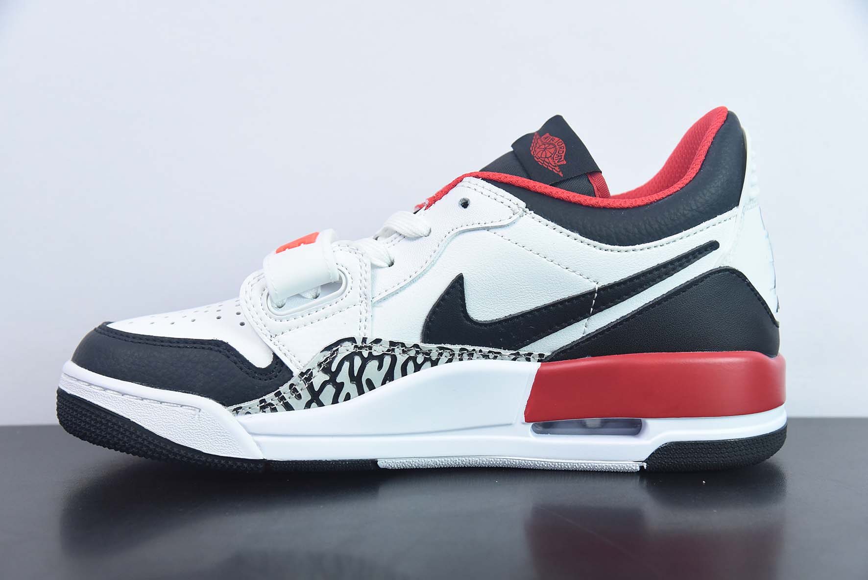 NK Air Jordan Legacy AJ312 Low 头层魔术贴三合一板鞋 货号:FJ7221-101