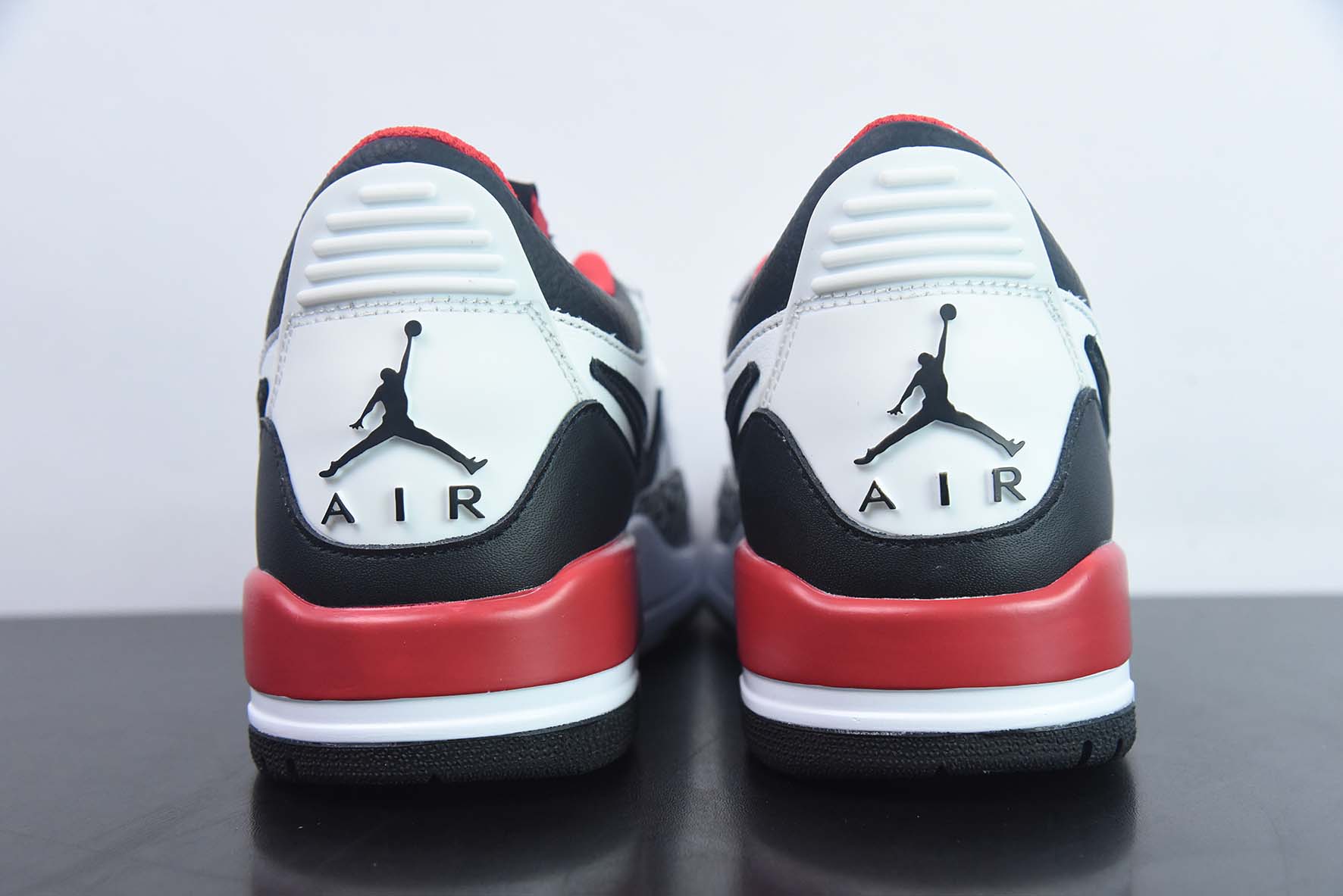 NK Air Jordan Legacy AJ312 Low 头层魔术贴三合一板鞋 货号:FJ7221-101