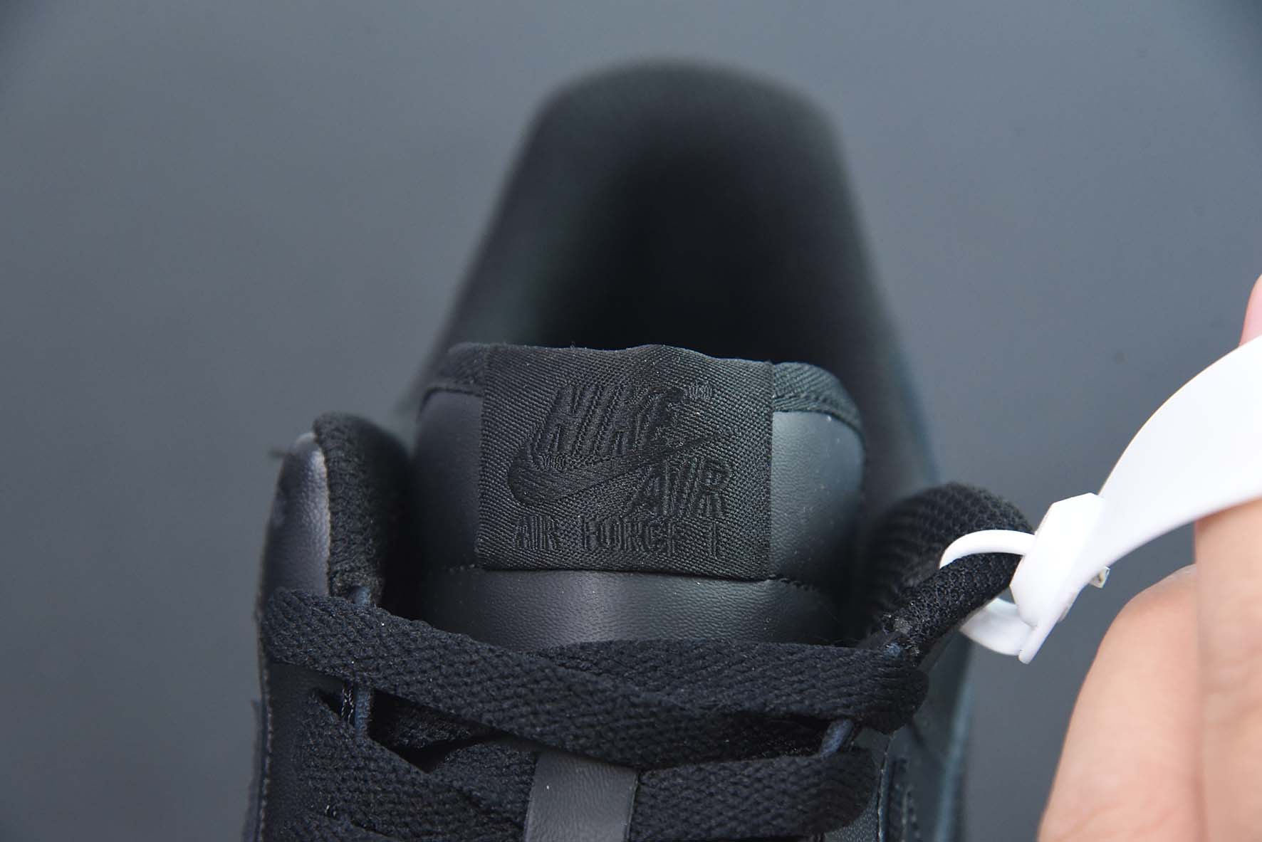 Nike Air Force 1 Low 空军全黑低帮