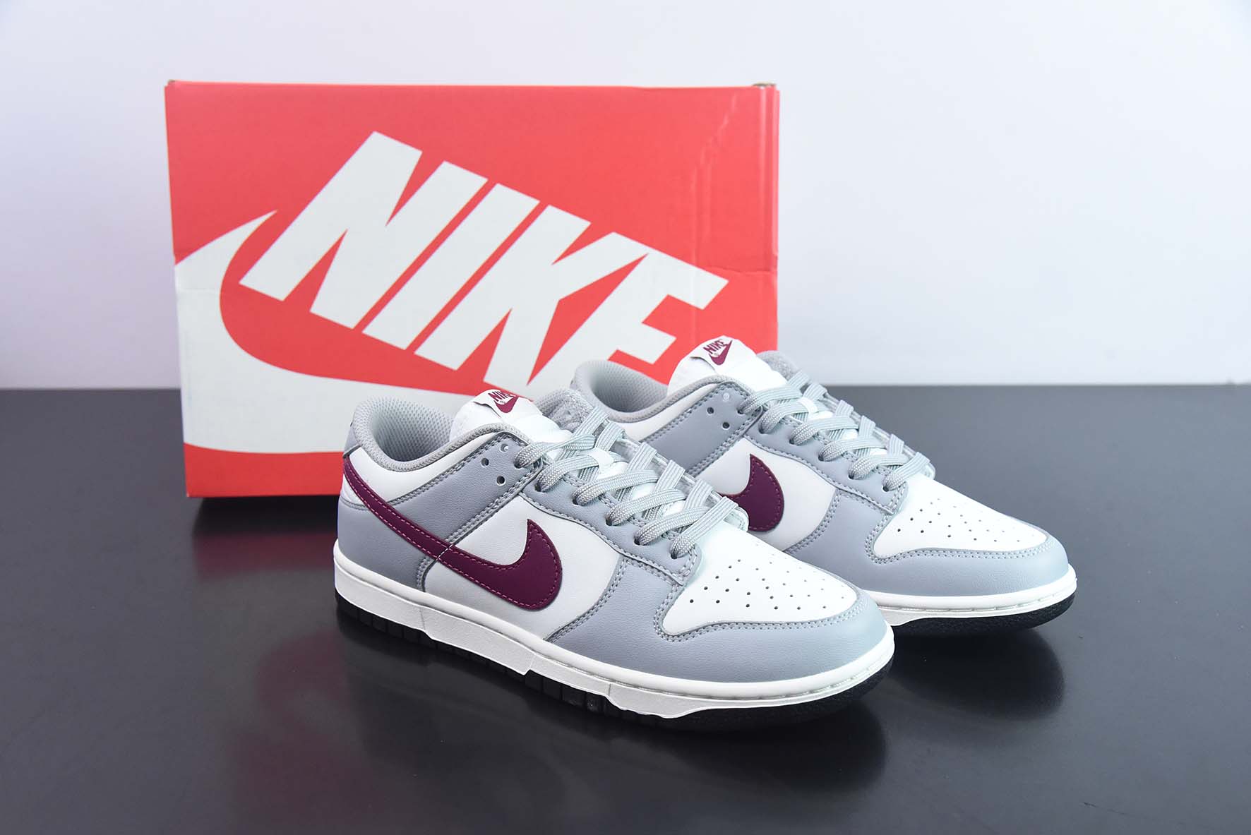 Nike SB Dunk Low RETRO "Grey White" 灰酒红低帮运动板鞋 货号:DD1503 122