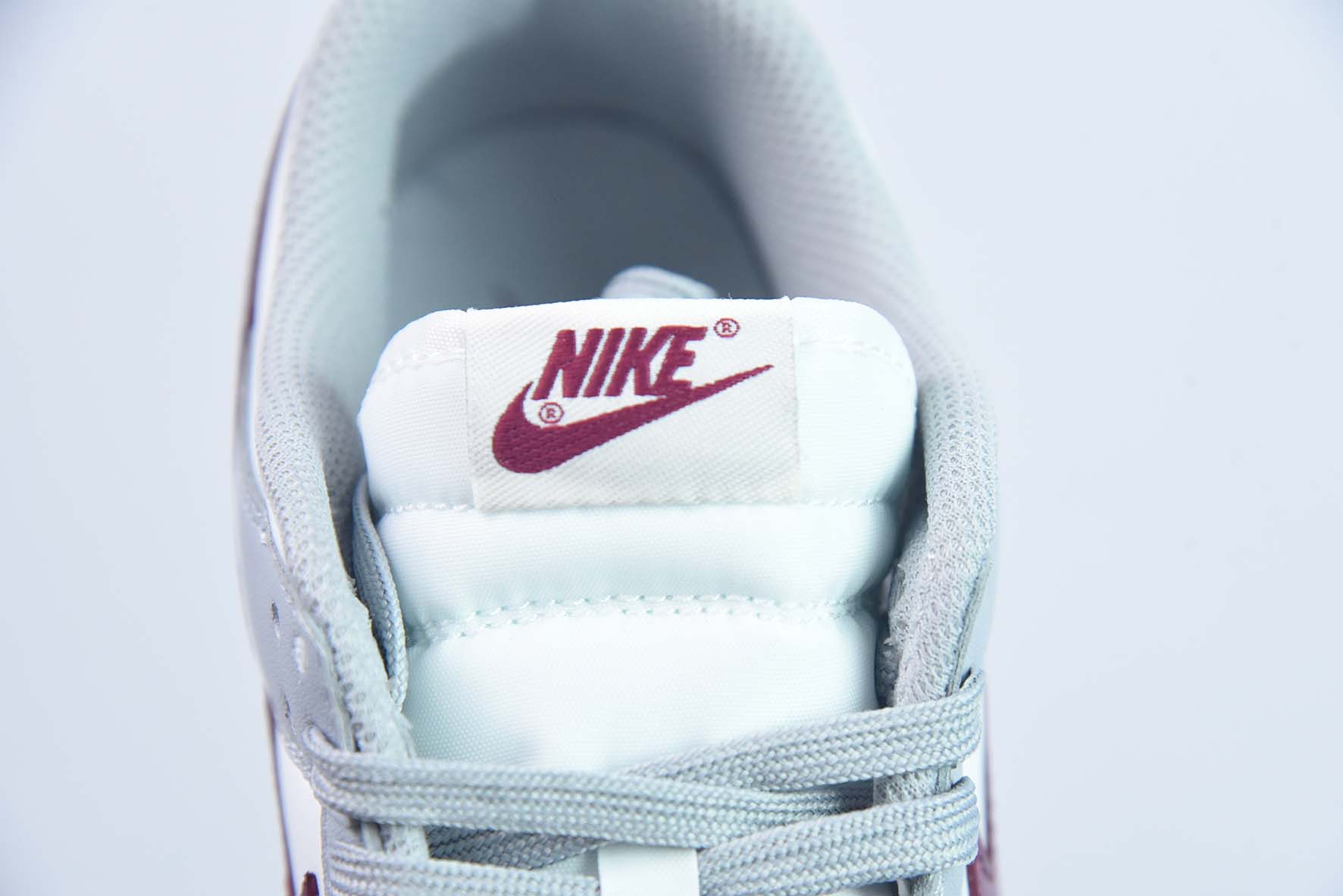 Nike SB Dunk Low RETRO "Grey White" 灰酒红低帮运动板鞋 货号:DD1503 122
