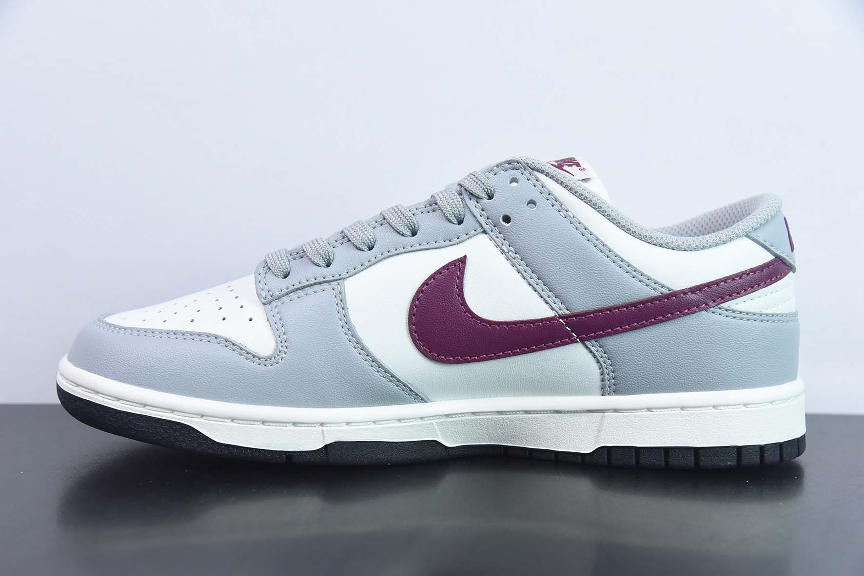 Nike SB Dunk Low RETRO "Grey White" 灰酒红低帮运动板鞋 货号:DD1503 122