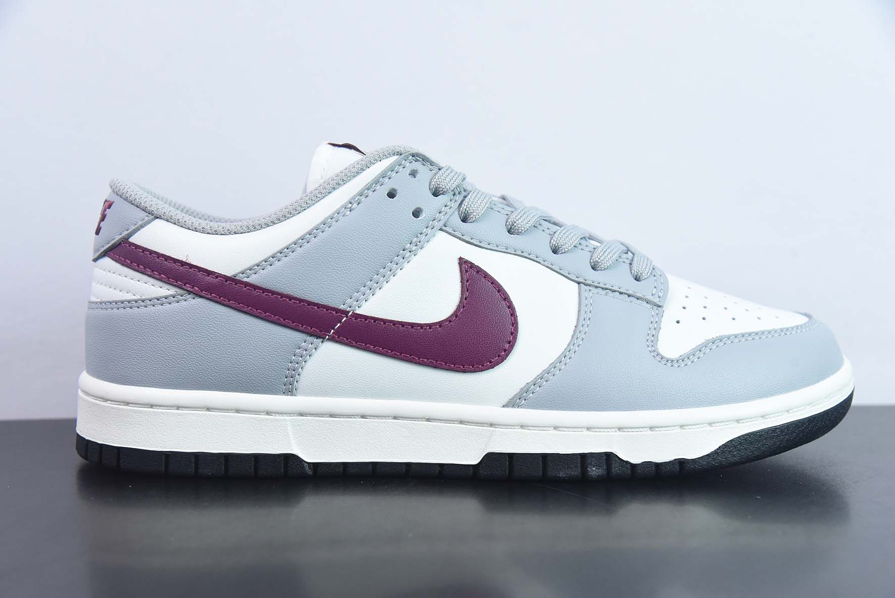 Nike SB Dunk Low RETRO "Grey White" 灰酒红低帮运动板鞋 货号:DD1503 122