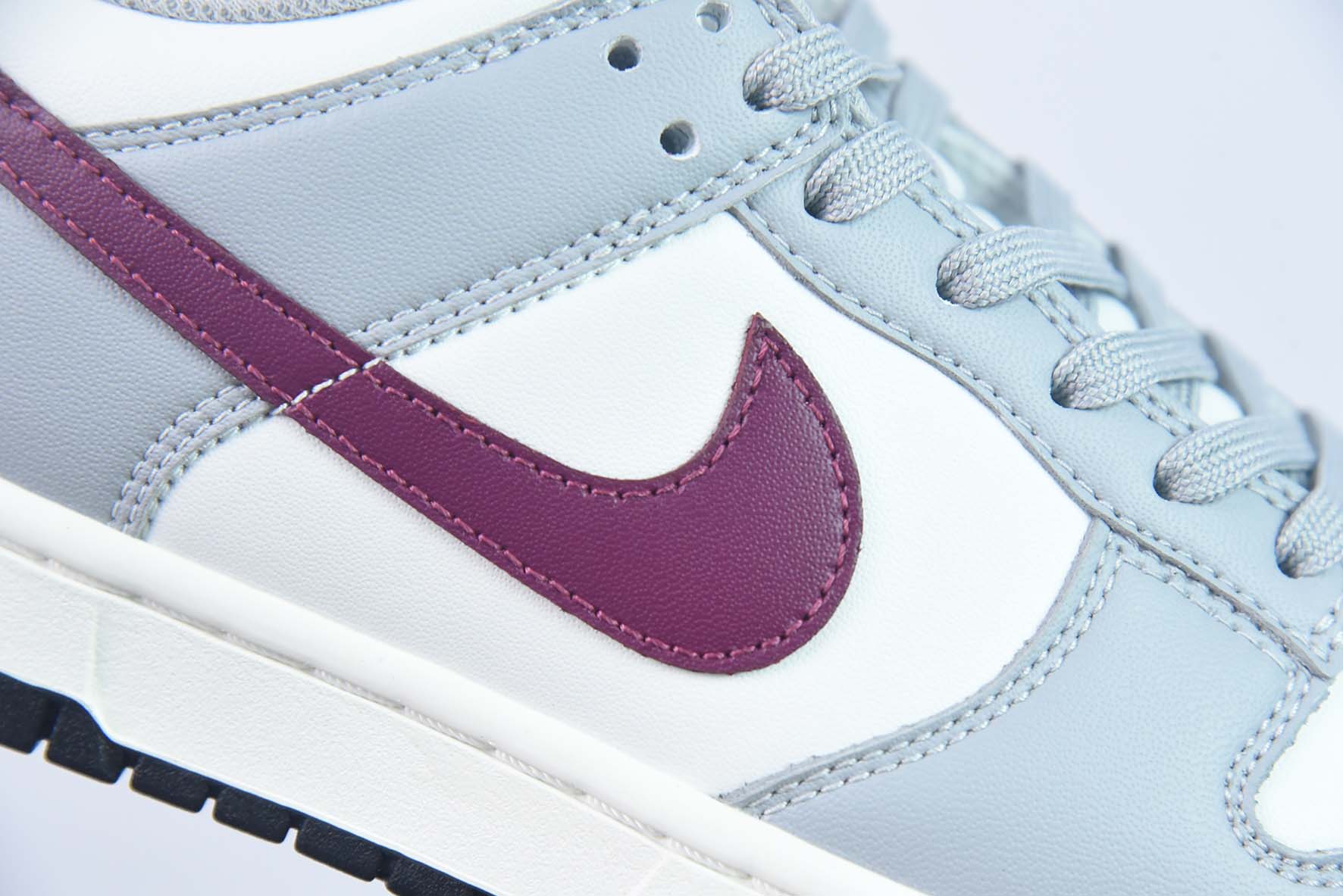 Nike SB Dunk Low RETRO "Grey White" 灰酒红低帮运动板鞋 货号:DD1503 122