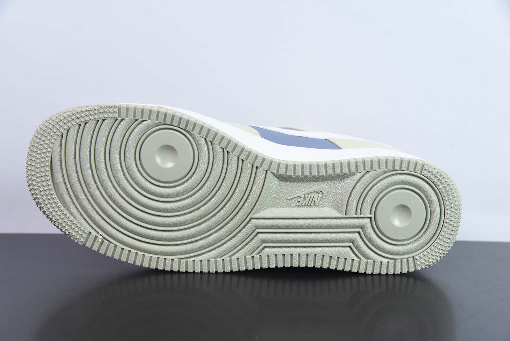 NIke Air Force 1 '07 Low “古驰联名--卡其灰拼接”空军一号 货号: 315122-009