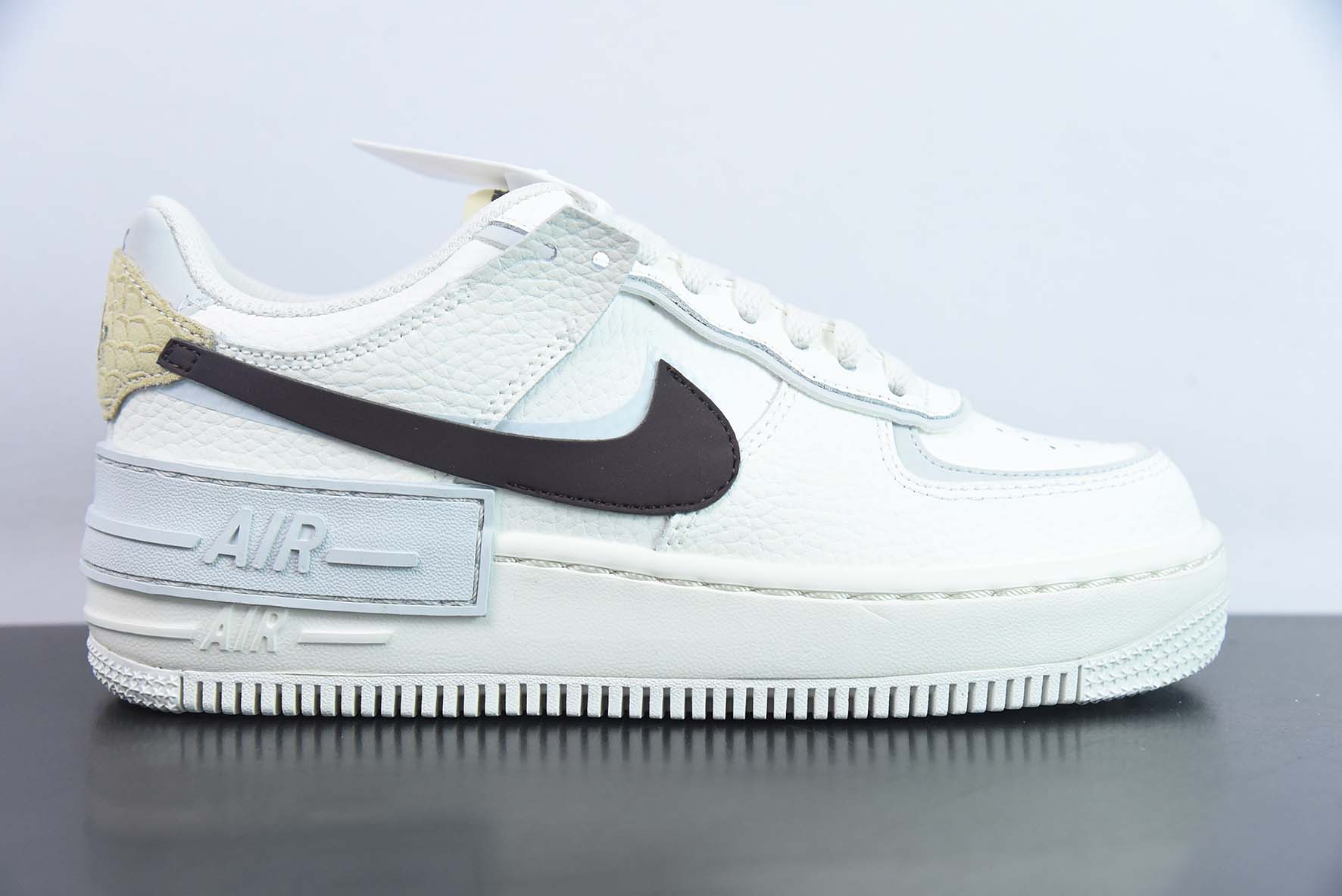 Air Force 1 Shadow"Python"空军一号轻量增高低帮百搭板鞋“蛋糕奶米白深棕鸳鸯钩子”货号：FD0804-100