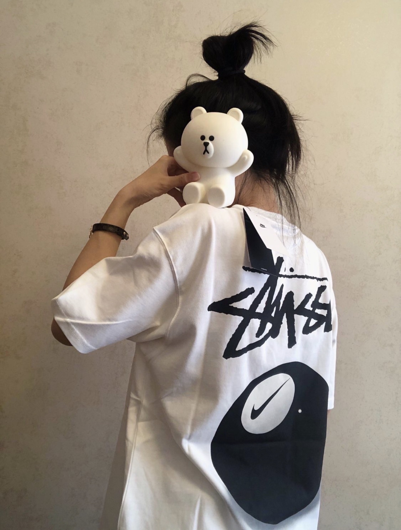 上身素材# Nike x Stussy FW22 字母黑台球印花短袖