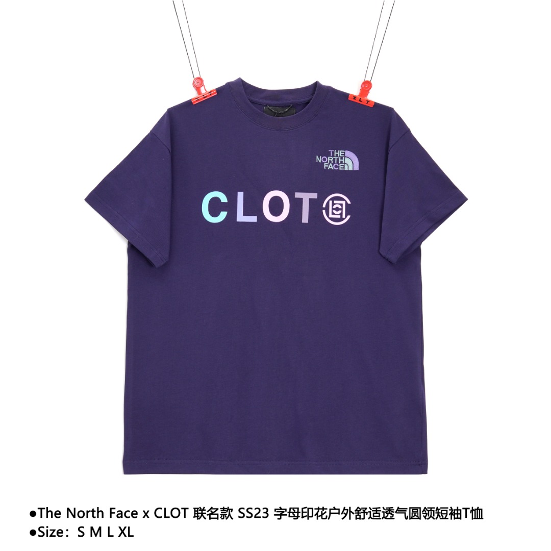 The North Face x CLOT 联名款SS23 字母印花户外舒适透气圆领短袖T恤 全套辅料三标齐全 面料 250克40支全棉双纱面料 颜值还是非常的高的 版型也不错 上身超帅的短袖 材质纯棉的很舒服 夏天不错的选择 款式编号:II-56056056016