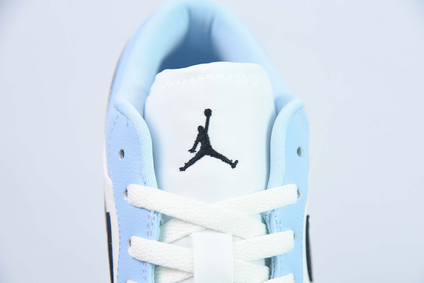 NK Air Jordan 1 Low GS"Ice Blue Black"AJ1乔丹一代低帮经典复古文化休闲运动篮球鞋“冰淇淋蓝米白黑”货号:554723-401