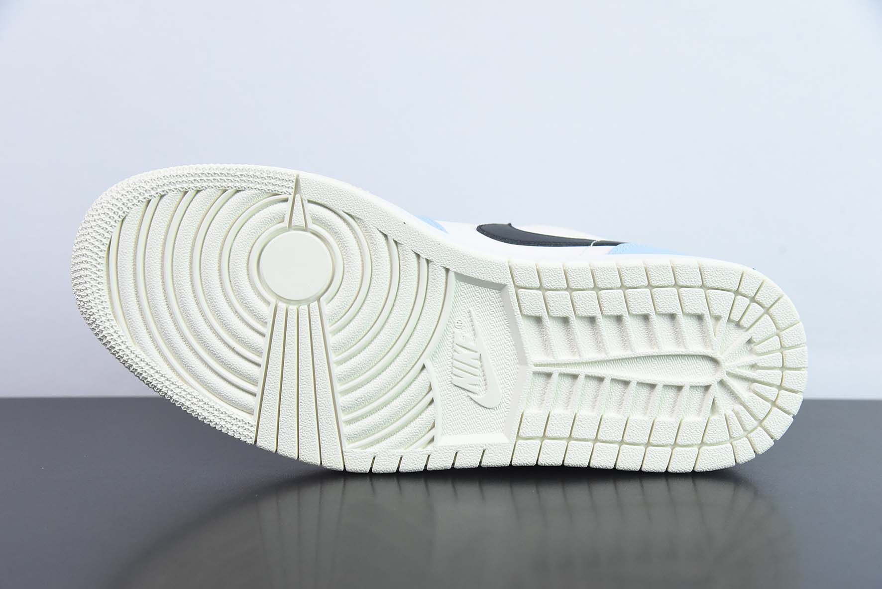 NK Air Jordan 1 Low GS"Ice Blue Black"AJ1乔丹一代低帮经典复古文化休闲运动篮球鞋“冰淇淋蓝米白黑”货号:554723-401