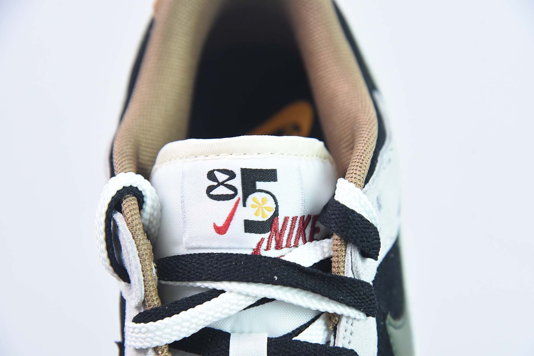 NK Dunk Low SE 85 双钩复古休闲板鞋 货号：DO9457-123