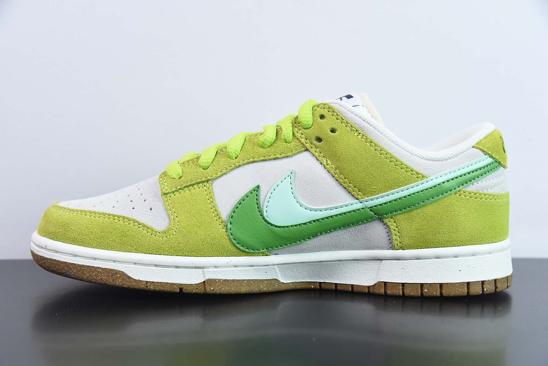 NK Dunk Low SE 85 双钩复古休闲板鞋货号：DO9457-122