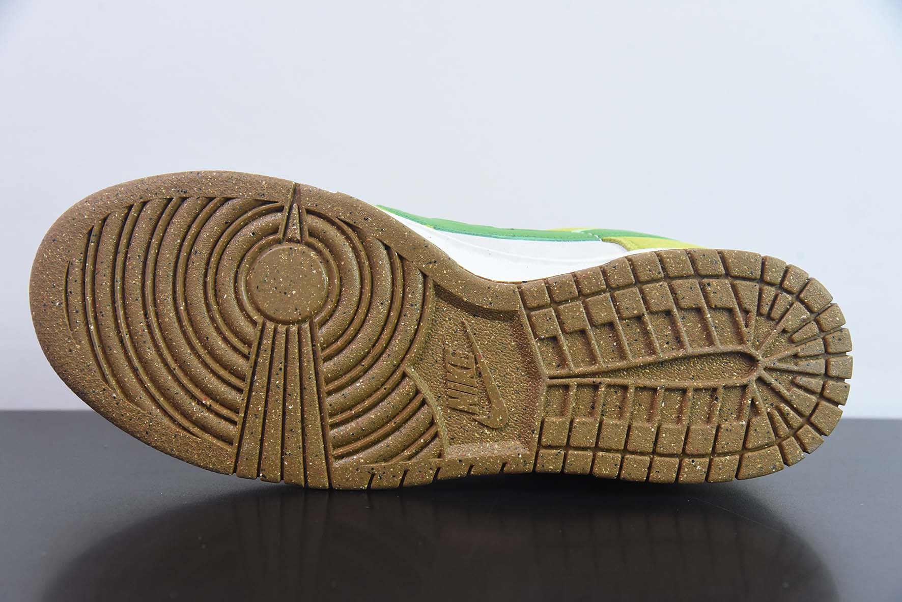 NK Dunk Low SE 85 双钩复古休闲板鞋货号：DO9457-122