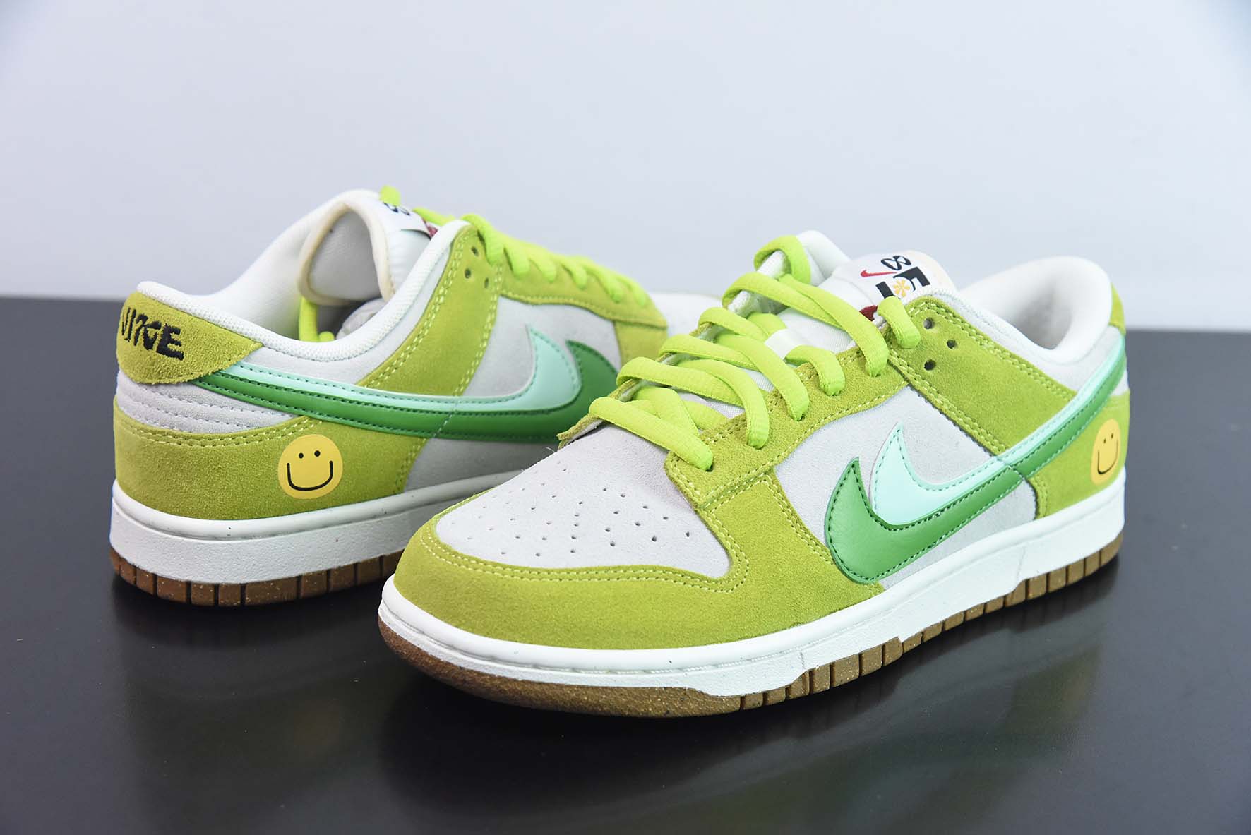 NK Dunk Low SE 85 双钩复古休闲板鞋货号：DO9457-122