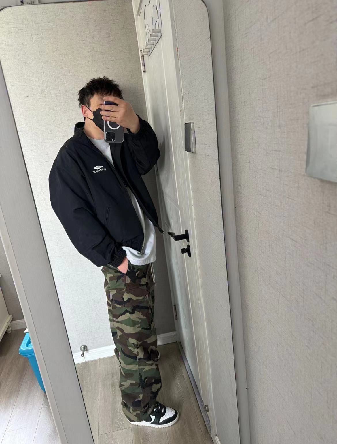 上身素材# Balenciaga/巴黎世家 23SS Boxy胸口刺绣立领运动夹克外套