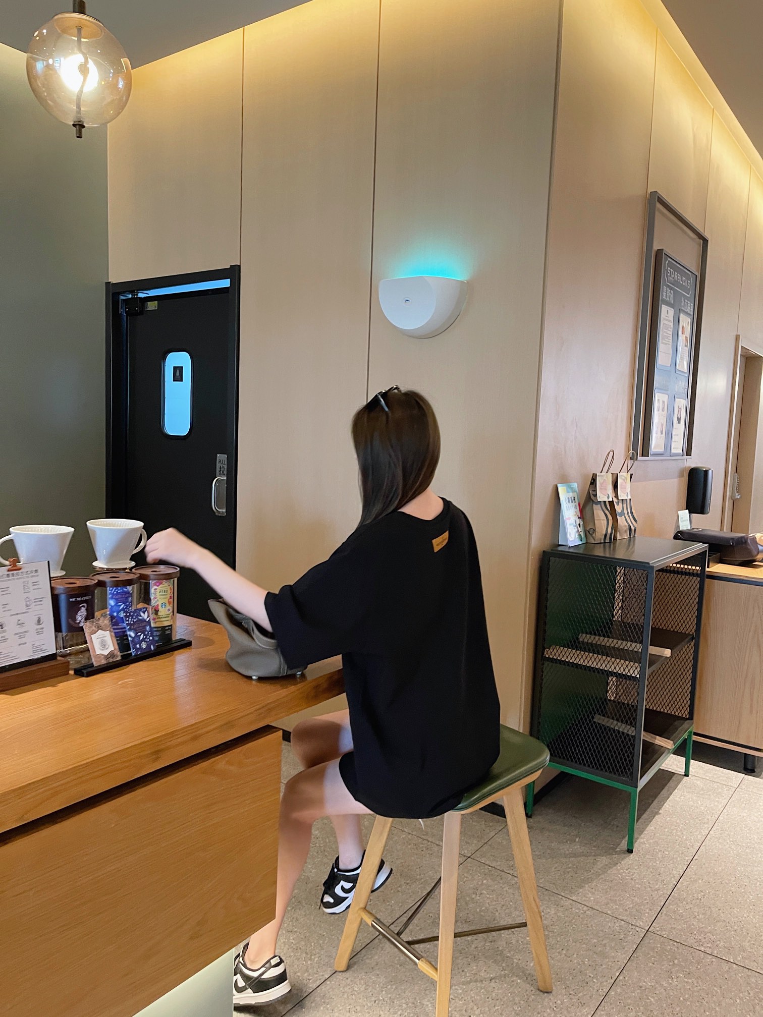 上身素材# Louis Vutton/路易威登 LV 22SS字母LOGO夏日情侣款短袖T恤