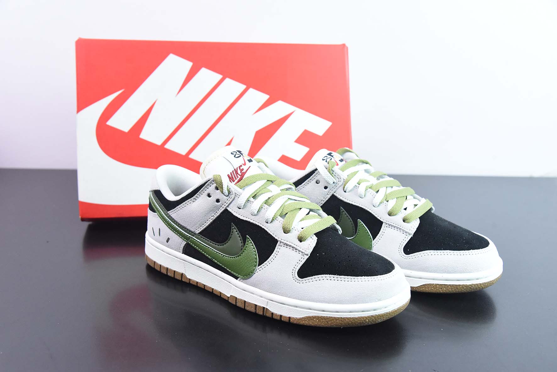 NIKE DUNK SB LOW 定制配色低帮男女同款运动鞋 货号:DO9457 124