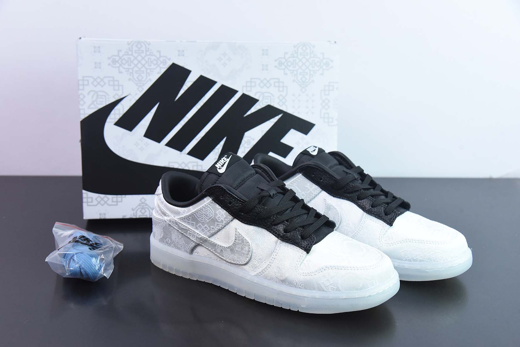 NK Dunk Low 藤原浩三方联名白丝绸低帮运动鞋 货号:FN0315-110