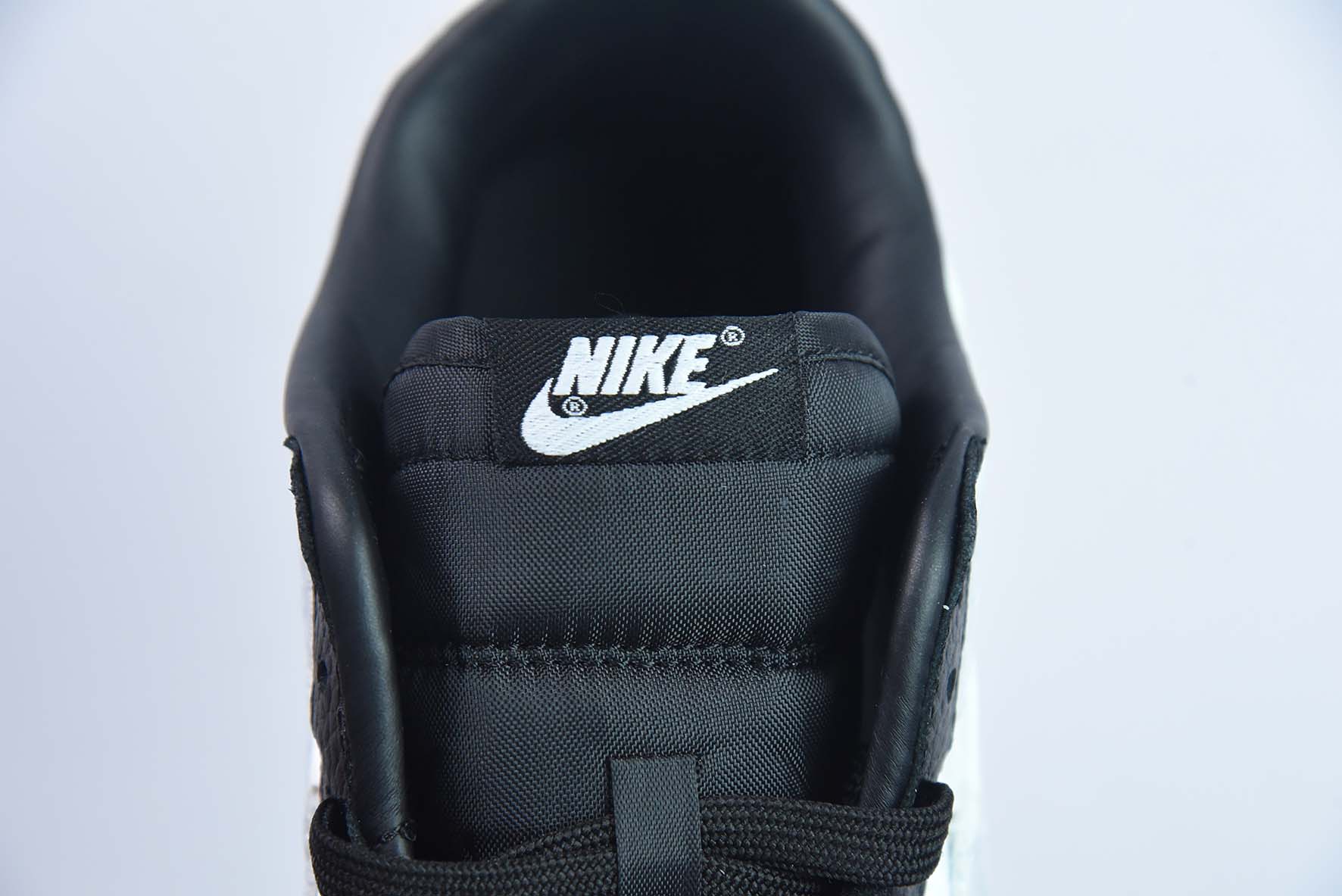 NK Dunk Low 藤原浩三方联名白丝绸低帮运动鞋 货号:FN0315-110