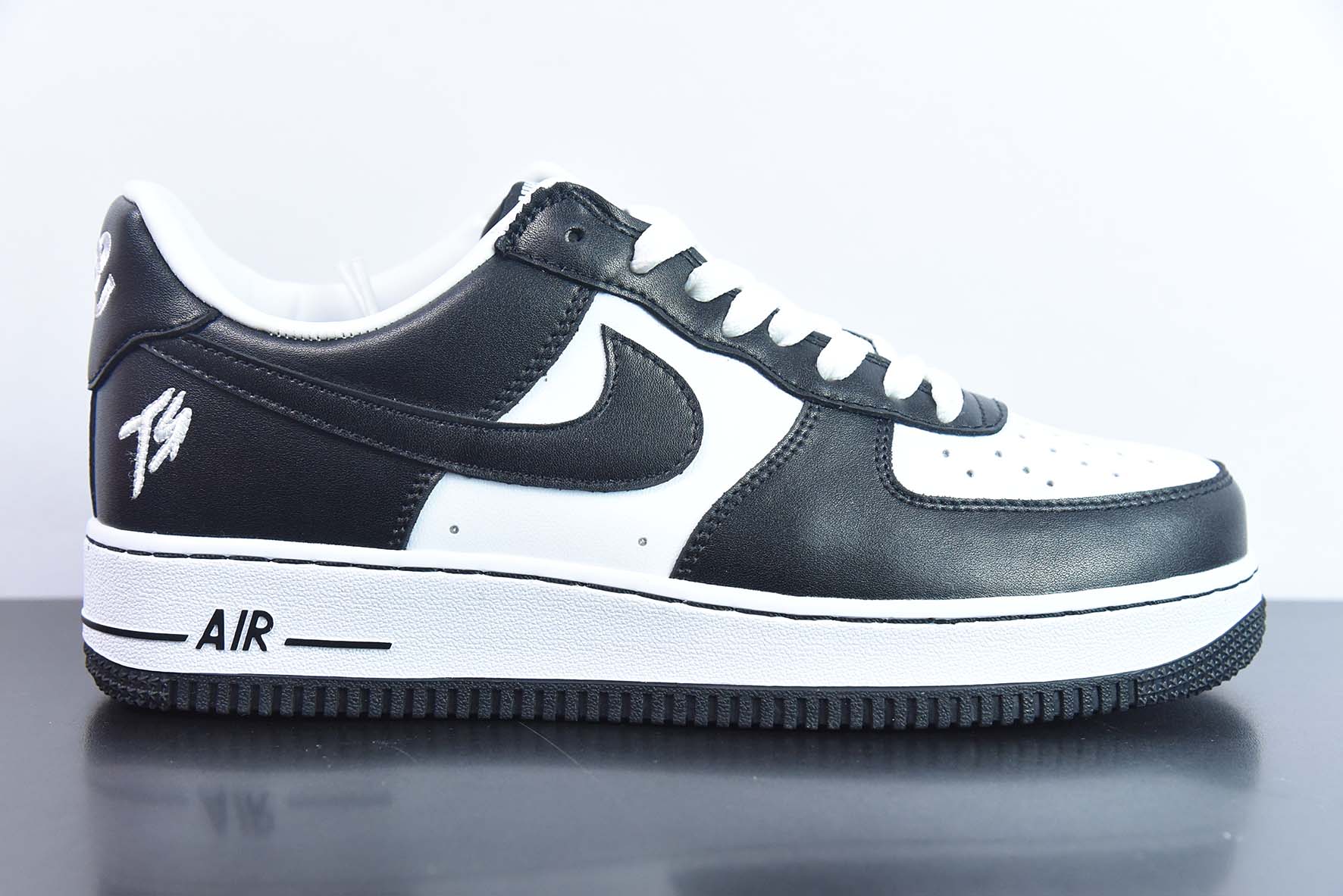 耐克Nike Air Force 1’07 Low"Black/White"空军一号经典黑白熊猫TS刺绣”CN2405-001
