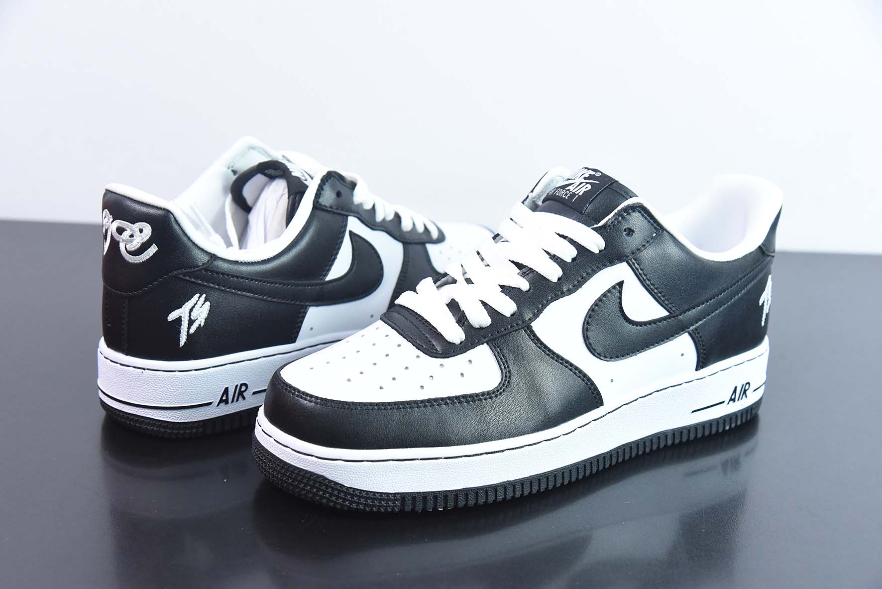 耐克Nike Air Force 1’07 Low"Black/White"空军一号经典黑白熊猫TS刺绣”CN2405-001