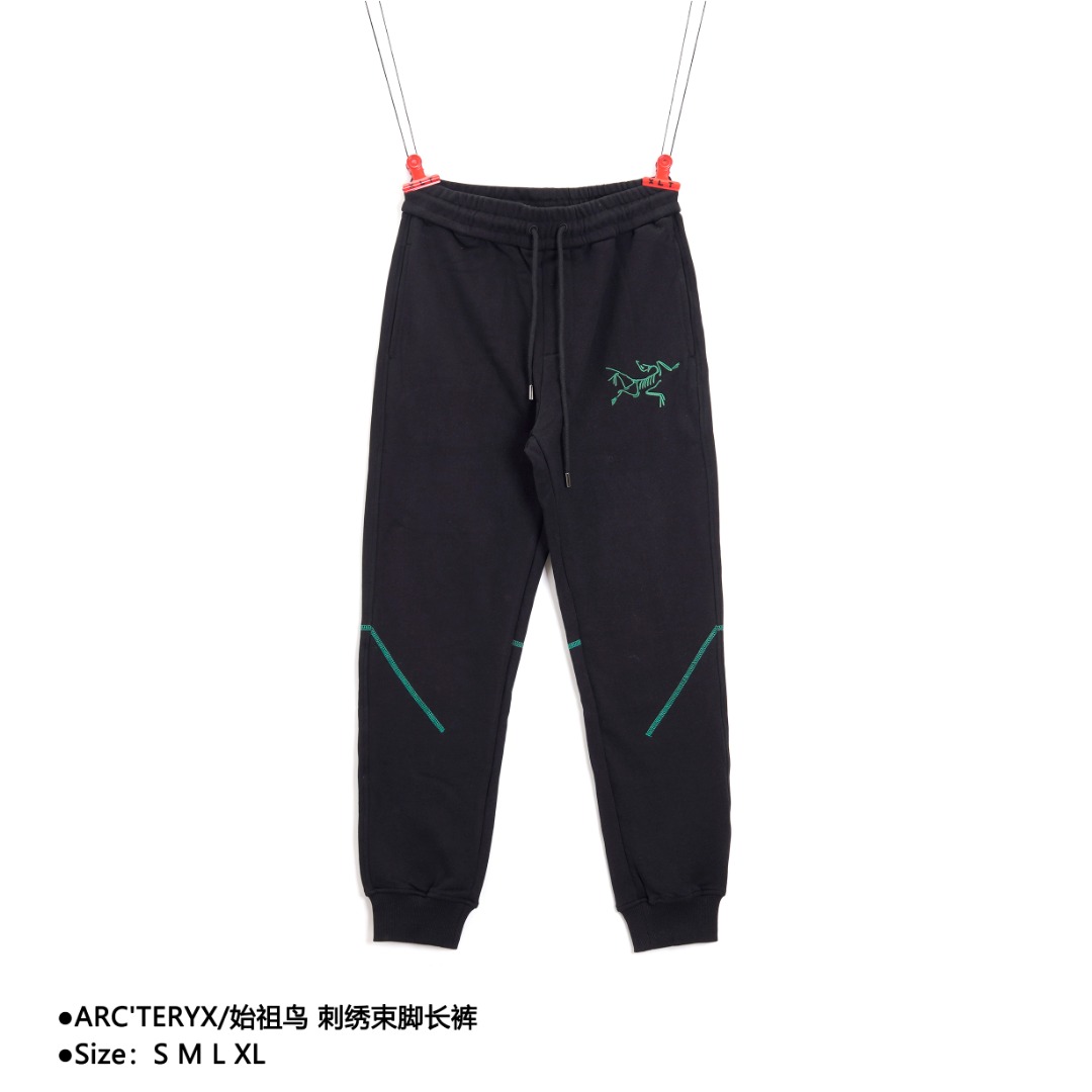 ARC'TERYX/始祖鸟 刺绣束脚长裤 全棉毛圈面料 上身柔软舒服 不易起皱 质感一流 做工精致 准外贸级别品质 裤子采用日本田岛绣花机万针精密工艺刺绣 腰部松紧设计 一比一定制抽绳 完美复刻ZP 三标齐全 全套定制辅料 男女同款 情侣可驾驭 款式编号:Q-56056056024