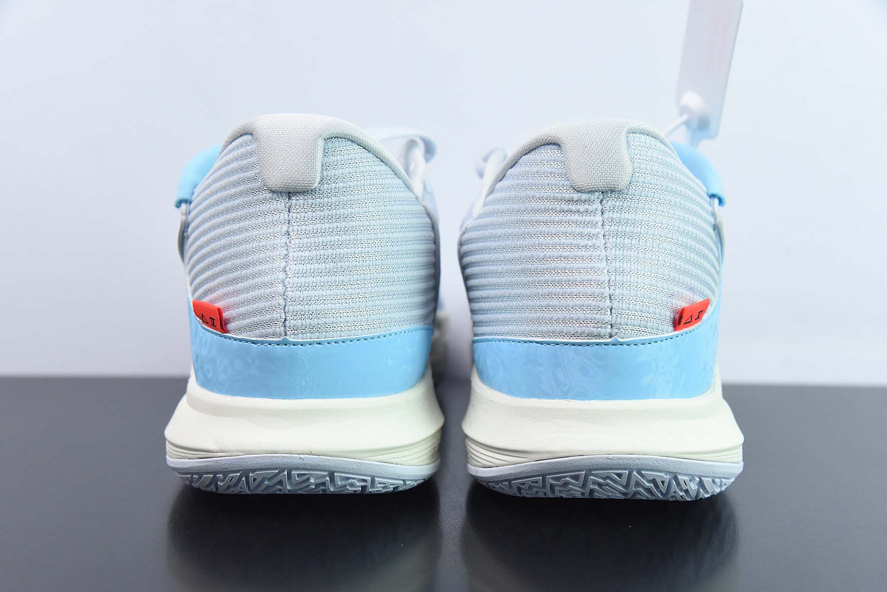 DCF54137549B KYRIE LOW 5 欧文低帮5代