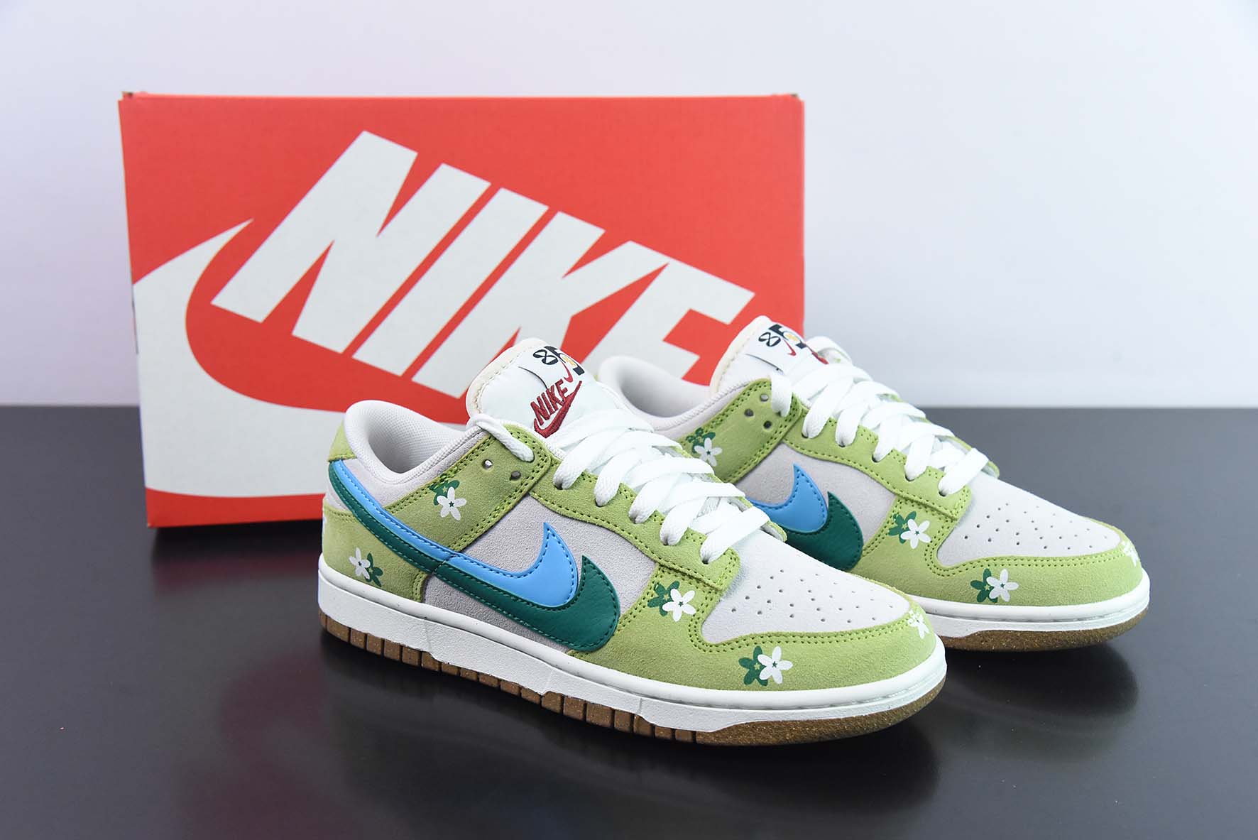 SB Dunk Low SE"85 扣篮系列低帮休闲运动滑板板鞋“花朵苹果绿浅灰深绿蓝双钩” 货号:DO9457-125