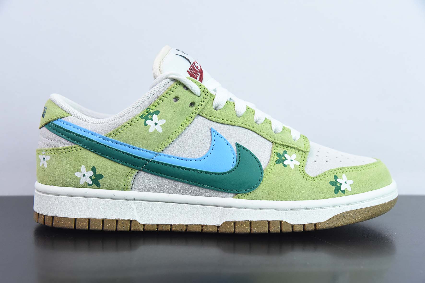 SB Dunk Low SE"85 扣篮系列低帮休闲运动滑板板鞋“花朵苹果绿浅灰深绿蓝双钩” 货号:DO9457-125