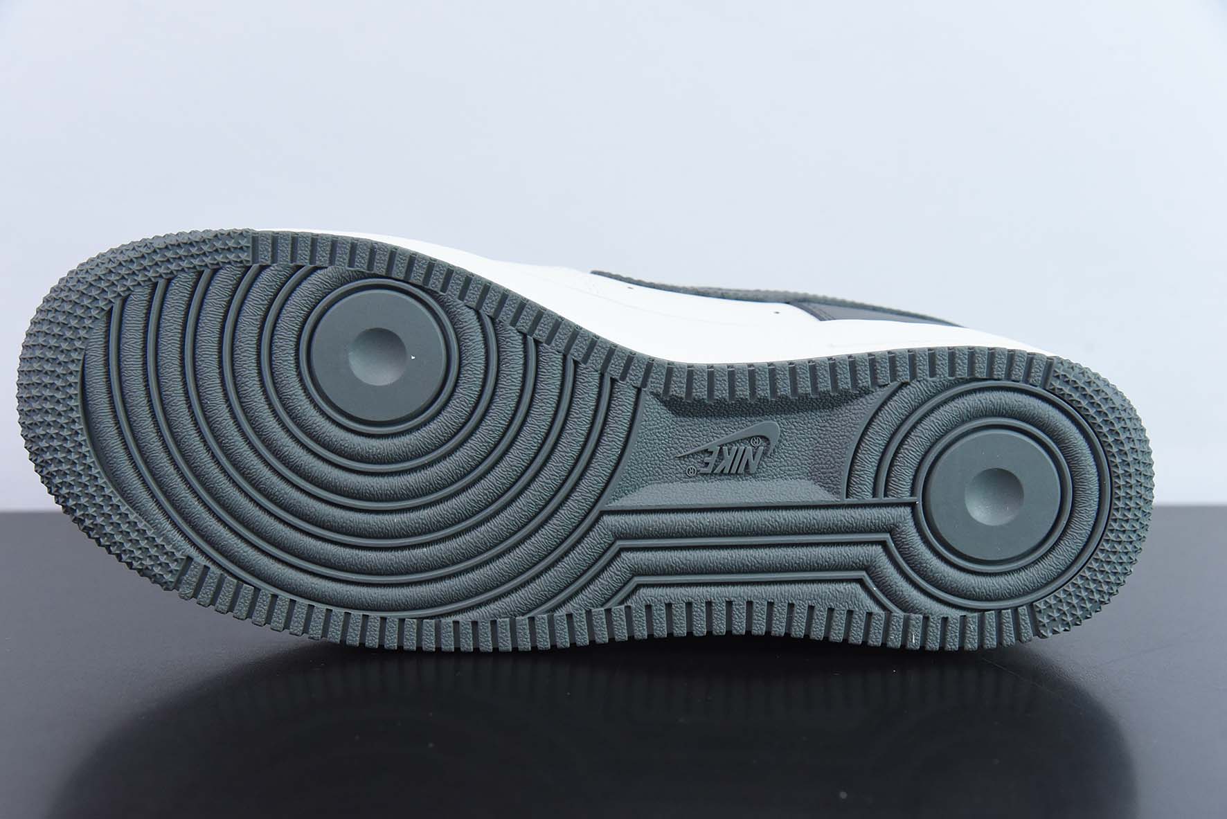 Nike Air Force 1 Low '07 “奶奶灰”空军一号低帮休闲板鞋 货号:DB3301-022