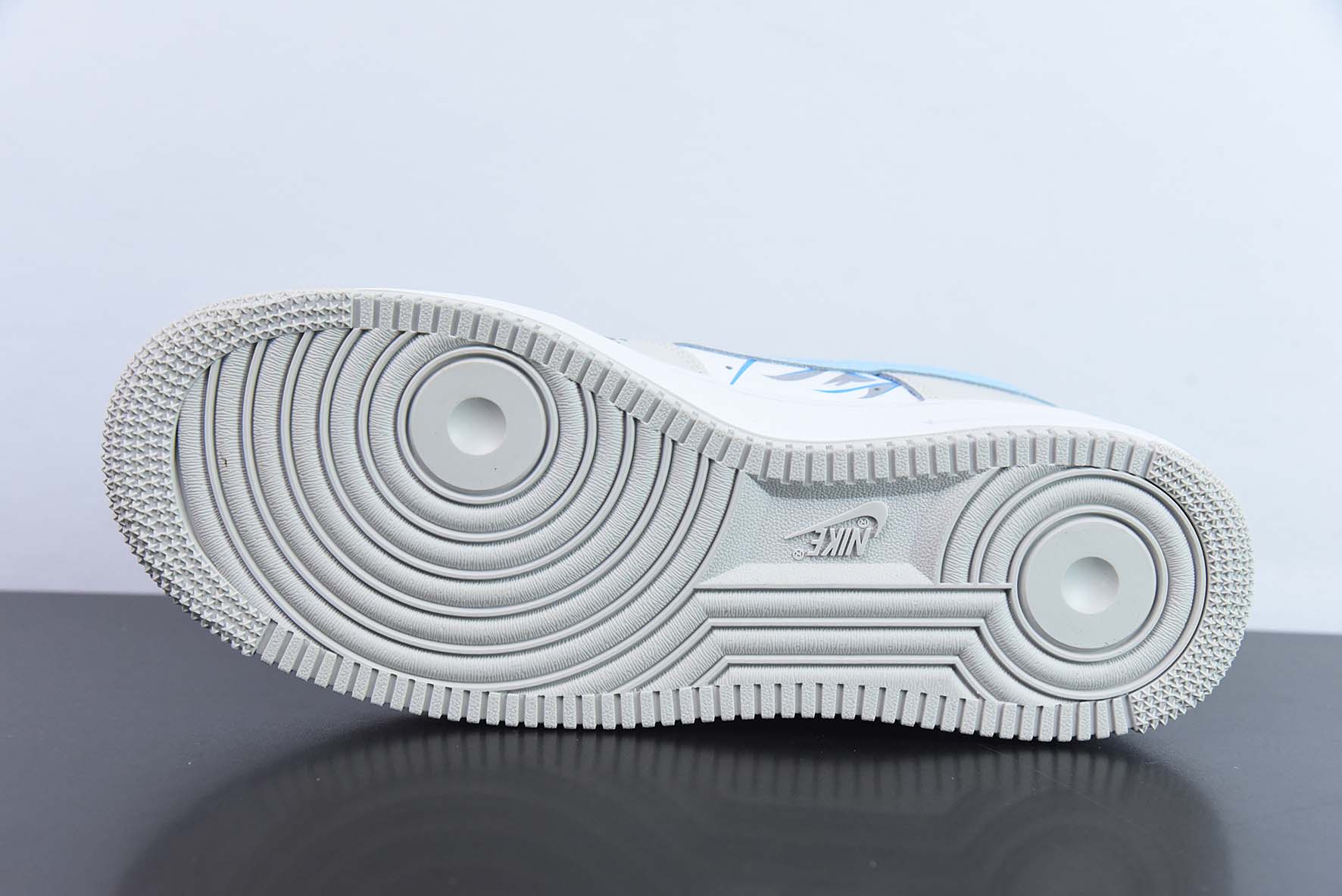 Nike Air Force 1 Low’07 雪山 配色 空军一号低帮休闲板鞋 货号:CW2288-219