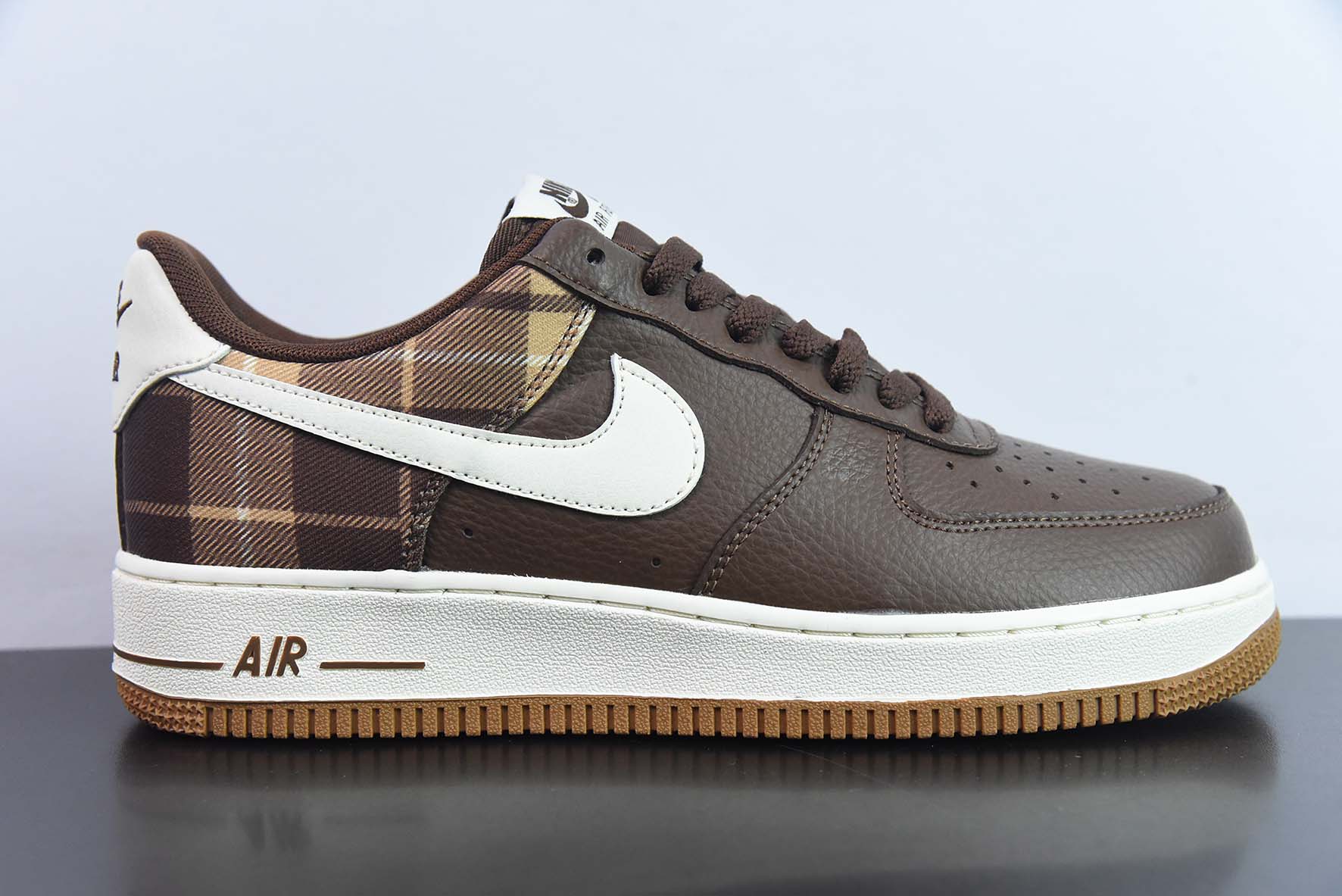 Nk Air Force 1'07 Low 格子布 美式复古 空军一号低帮休闲板鞋 货号:DV0791-200