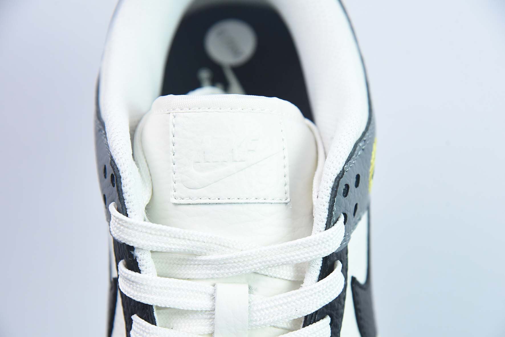 NK SB Dunk Low SB 地球 太阳 蓝天白云 低帮休闲板鞋 货号：BB1609-113
