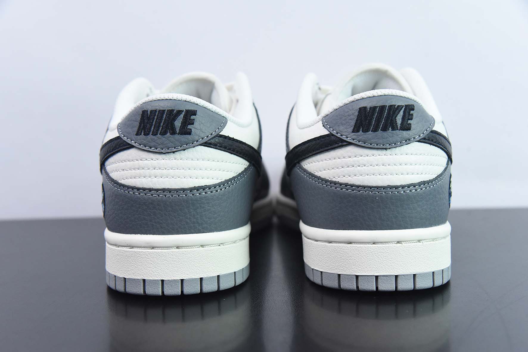 NK SB Dunk Low SB 地球 太阳 蓝天白云 低帮休闲板鞋 货号：BB1609-113