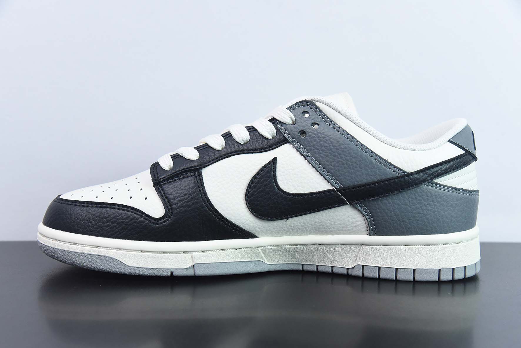 NK SB Dunk Low SB 地球 太阳 蓝天白云 低帮休闲板鞋 货号：BB1609-113