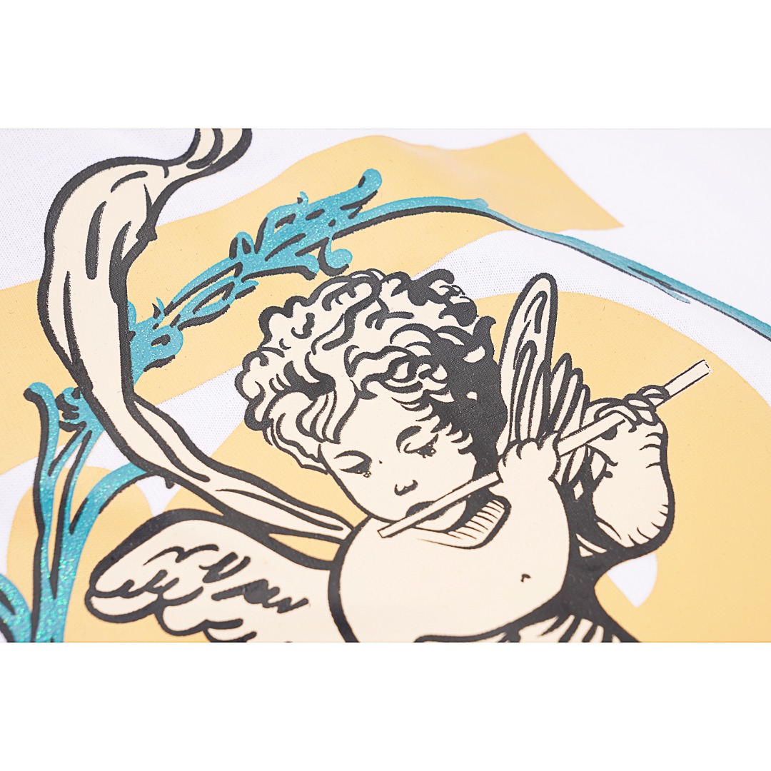 💰140
Burberry/巴宝莉 23ss  TB天使短袖
Size：XS S M L

夏季新款 数码直喷印花logo面料采用定织定染40支260g双纱面料，面料经过水洗预缩水，印花工艺为丝网印花，工艺是胶浆印花，细节还原高达100% ，区别市场一种印花工艺，定制全新吊牌。从面料、辅料、工艺上远远区别市看图版本‼️

款式编号：AZ-560560115