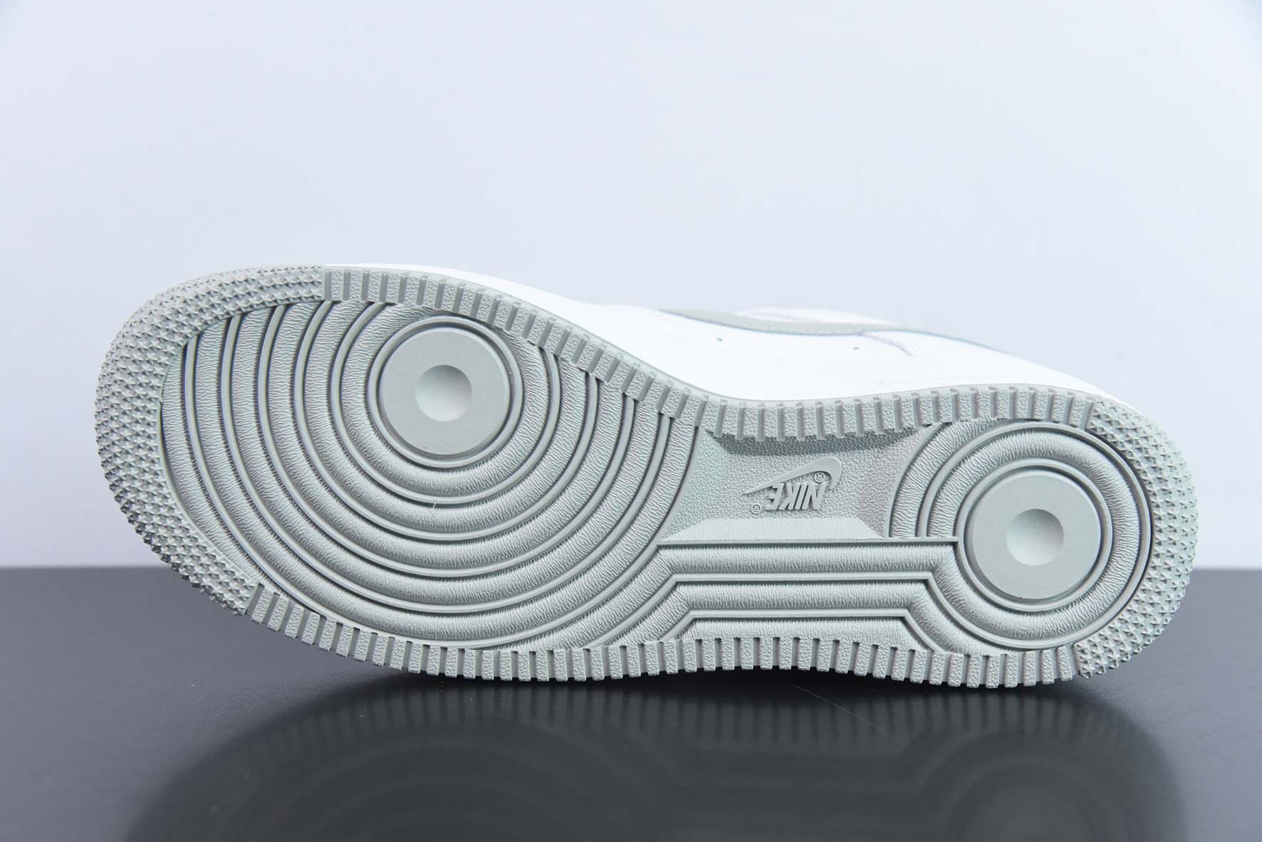 Air Force 1'07"40th Anniversary/White Grey"空军一号“40周年版白灰小钩”货号:MN5263-121