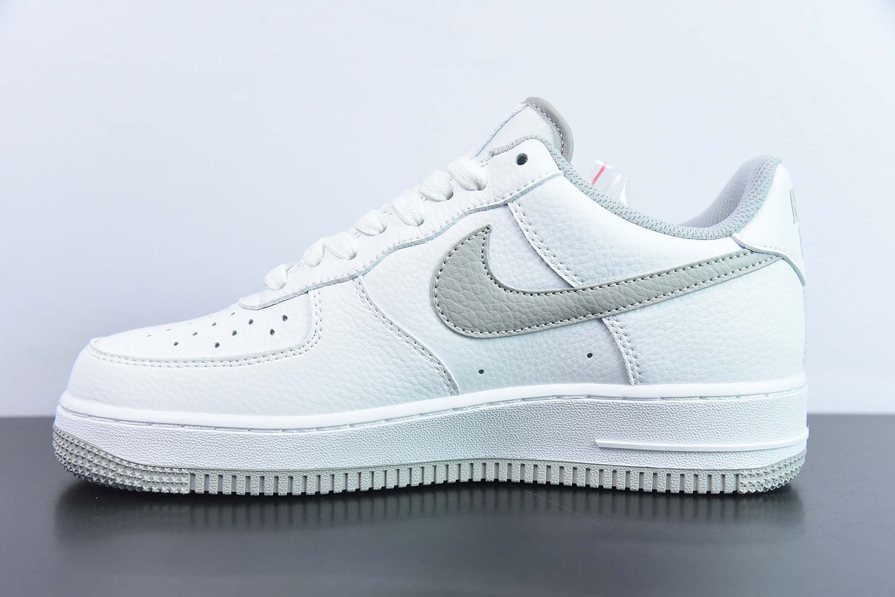 Air Force 1'07"40th Anniversary/White Grey"空军一号“40周年版白灰小钩”货号:MN5263-121